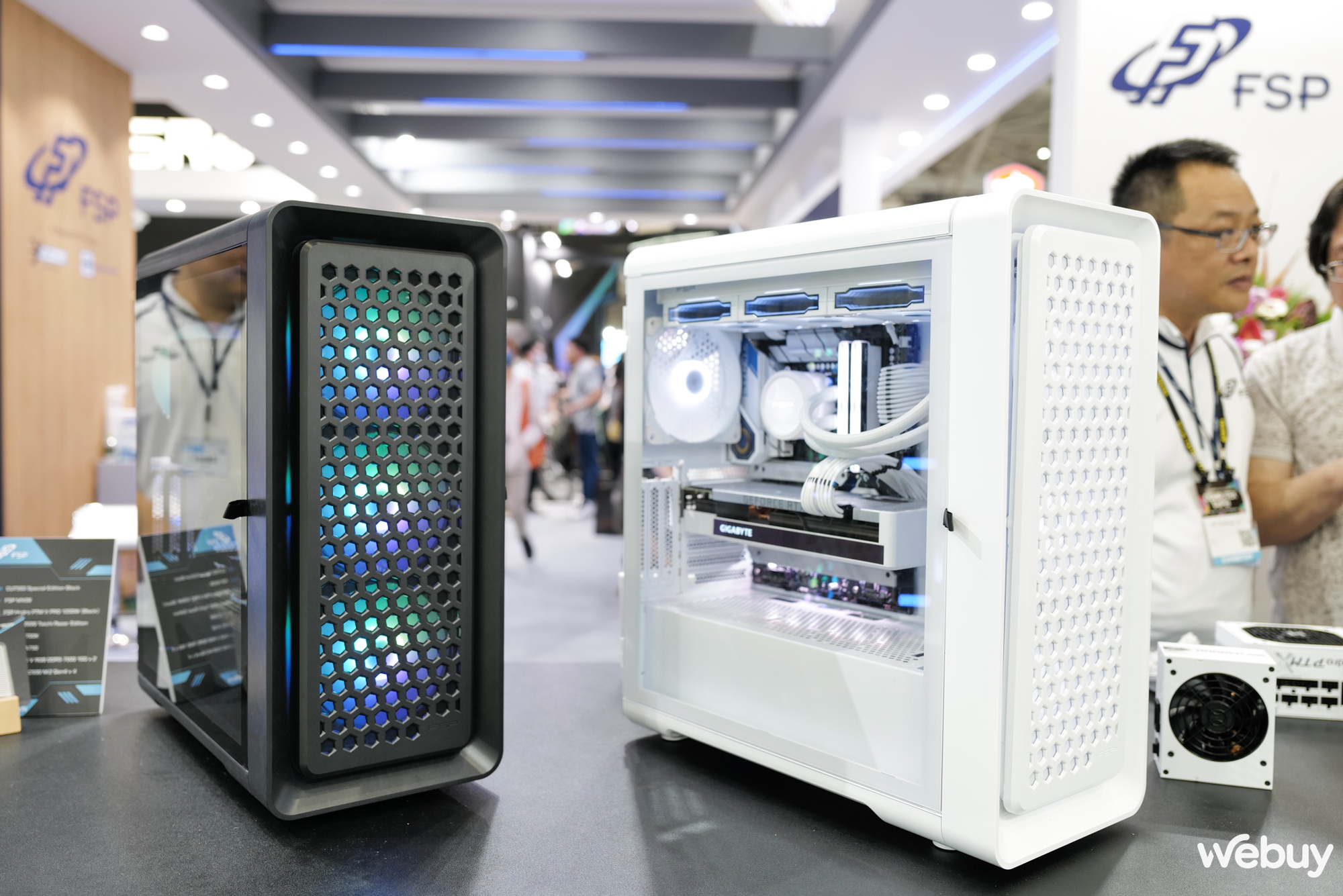 Trên tay bộ sản phẩm mới ra mắt từ FSP: Case PC tháo lắp dễ dàng, nguồn công suất tới 2500W - Ảnh 1. Trên tay bộ sản phẩm mới ra mắt từ FSP: Case PC tháo lắp dễ dàng, nguồn công suất tới 2500W - Ảnh 1.