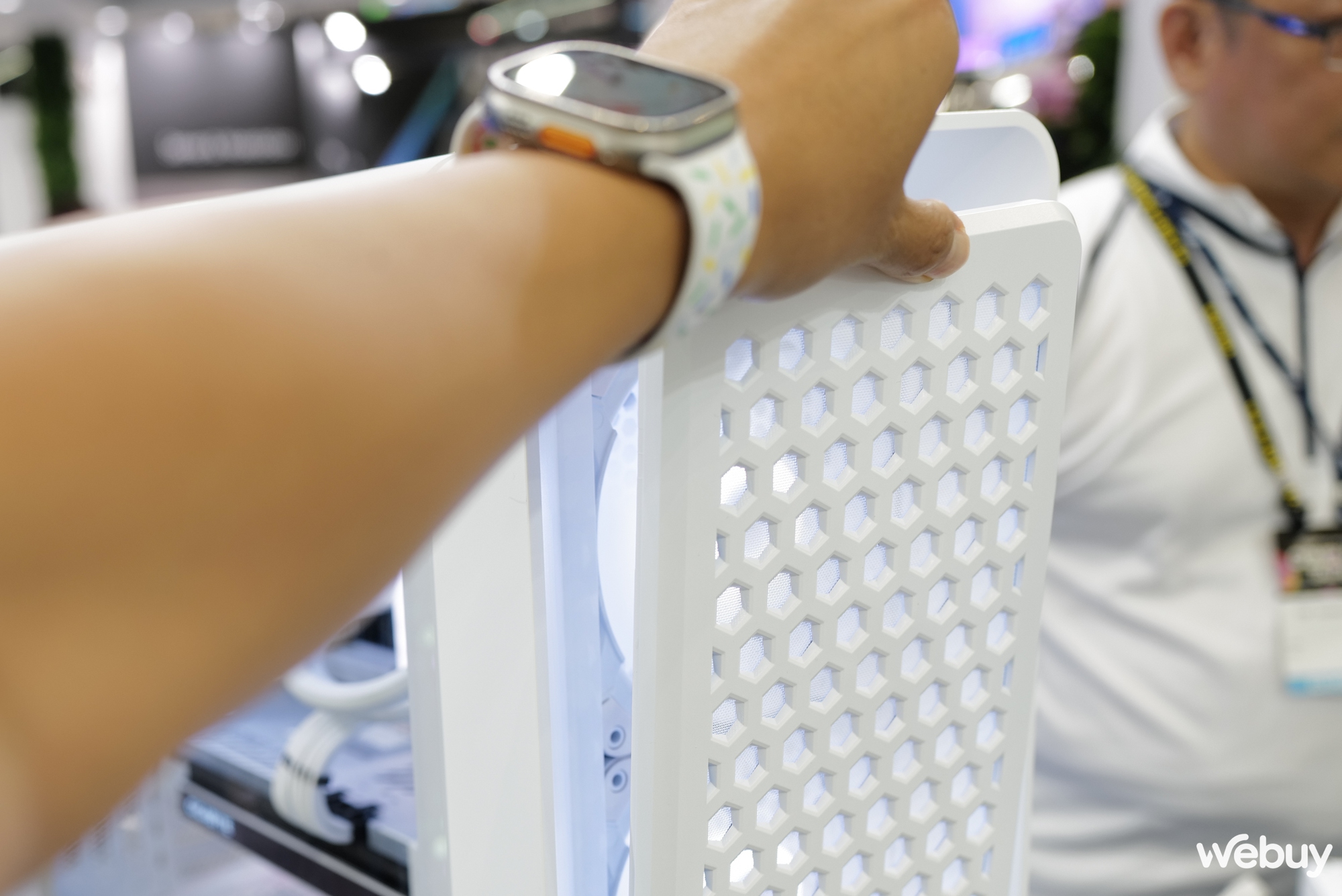 Trên tay bộ sản phẩm nổi bật nhất từ FSP: Case PC tháo lắp dễ dàng, nguồn công suất tới 2500W - Ảnh 4. Trên tay bộ sản phẩm nổi bật nhất từ FSP: Case PC tháo lắp dễ dàng, nguồn công suất tới 2500W - Ảnh 4.