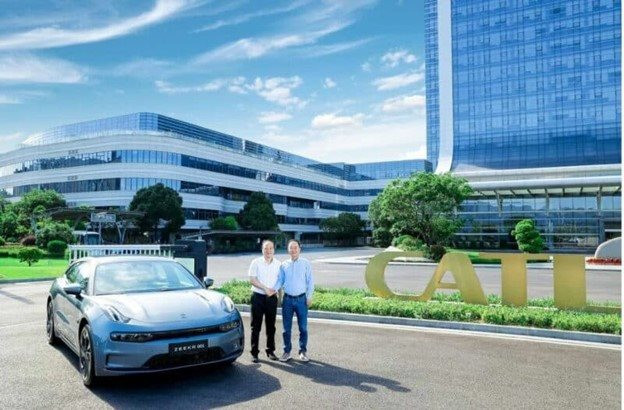 Một h&atilde;ng xe Trung Quốc vừa b&agrave;n giao mẫu xe điện pin si&ecirc;u 'tr&acirc;u', chạy từ H&agrave; Nội đến Quy Nhơn chỉ trong một lần sạc - Ảnh 2.