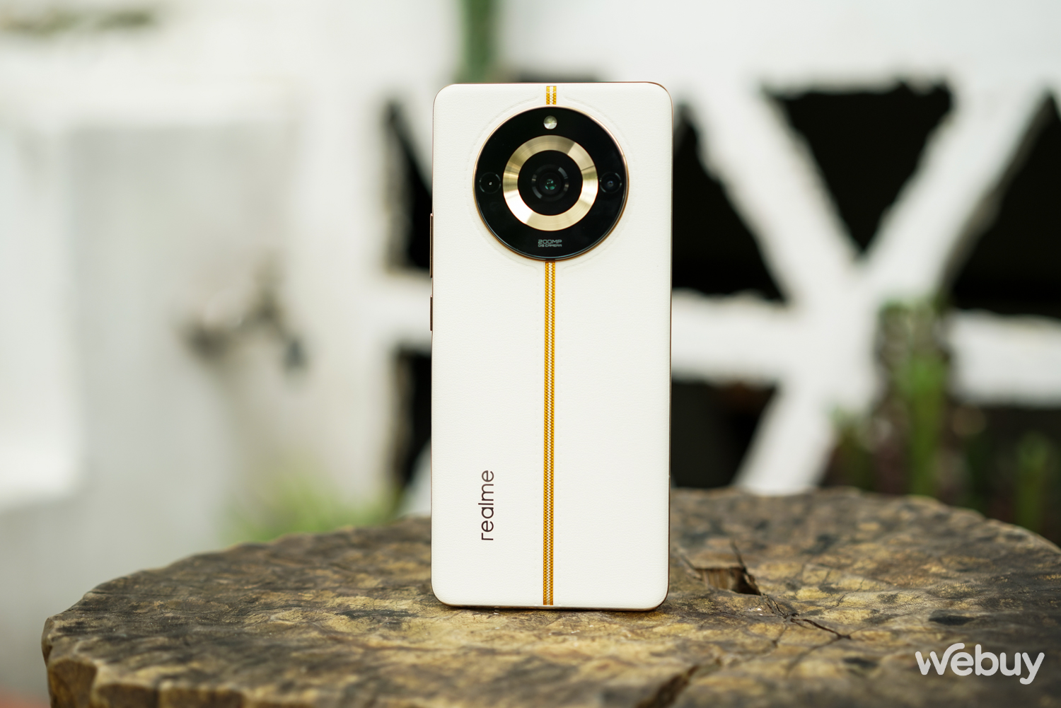 Đánh giá realme 11 Pro+: Nhìn sang, sạc nhanh, sức mạnh tầm trung, camera 200MP từ Samsung - Ảnh 1. Đánh giá realme 11 Pro+: Nhìn sang, sạc nhanh, sức mạnh tầm trung, camera 200MP từ Samsung - Ảnh 1.