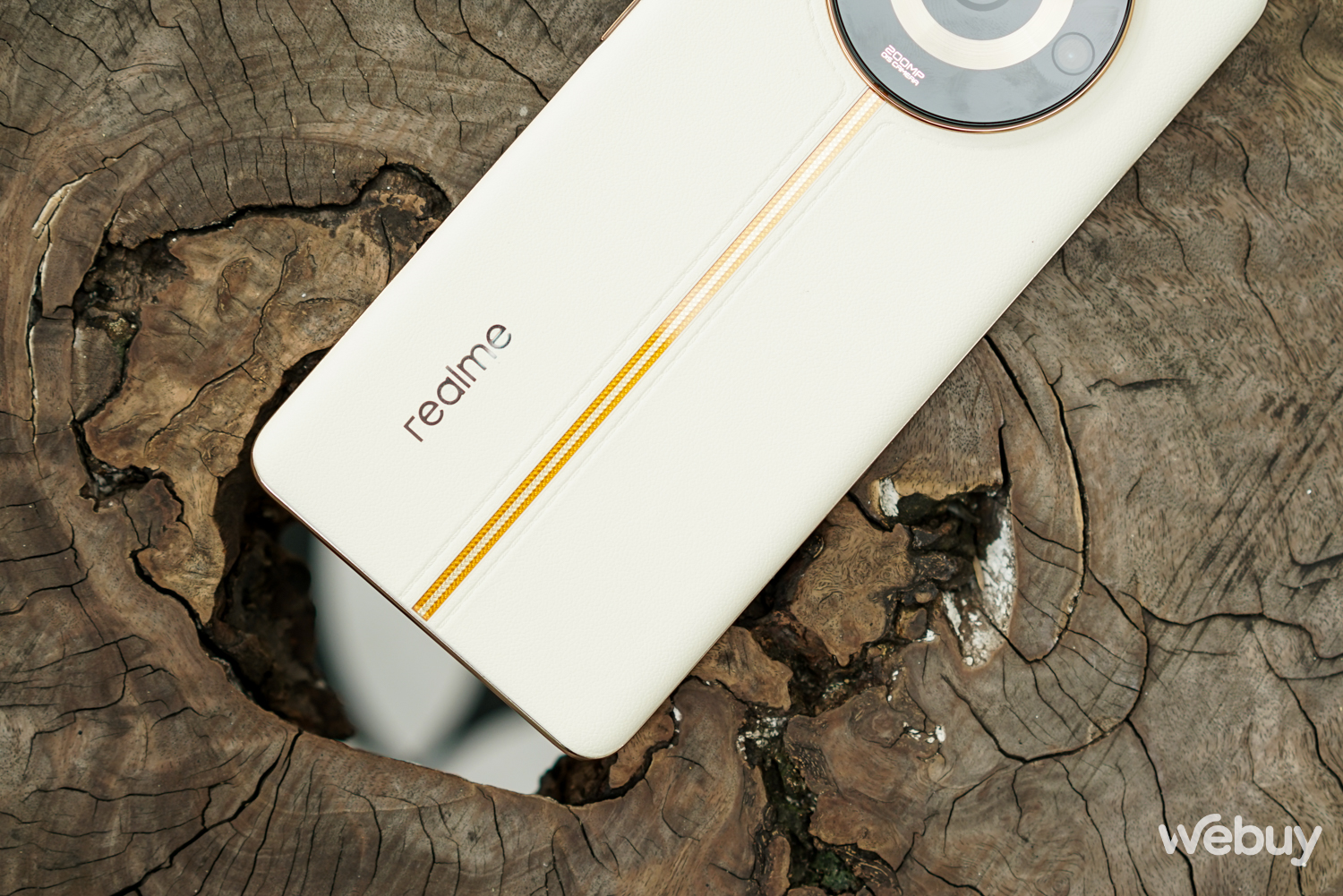 Đánh giá realme 11 Pro+: Nhìn sang, sạc nhanh, sức mạnh tầm trung, camera 200MP từ Samsung - Ảnh 3. Đánh giá realme 11 Pro+: Nhìn sang, sạc nhanh, sức mạnh tầm trung, camera 200MP từ Samsung - Ảnh 3.