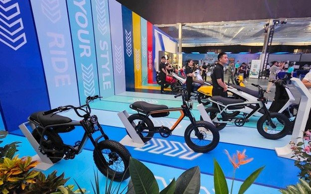 L&agrave;n s&oacute;ng xe đạp th&ocirc;ng minh b&ugrave;ng nổ: Trung Quốc đẩy mạnh xuất khẩu, VinFast cũng nhanh ch&oacute;ng gia nhập cuộc đua - Ảnh 1.