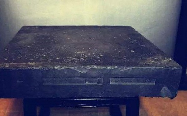 Gạch l&aacute;t s&agrave;n ở Tử Cấm Th&agrave;nh c&oacute; g&igrave; đặc biệt m&agrave; gi&aacute; l&ecirc;n đến 1,3 tỷ đồng/vi&ecirc;n, c&oacute; tiền cũng kh&ocirc;ng thể sở hữu - Ảnh 2.