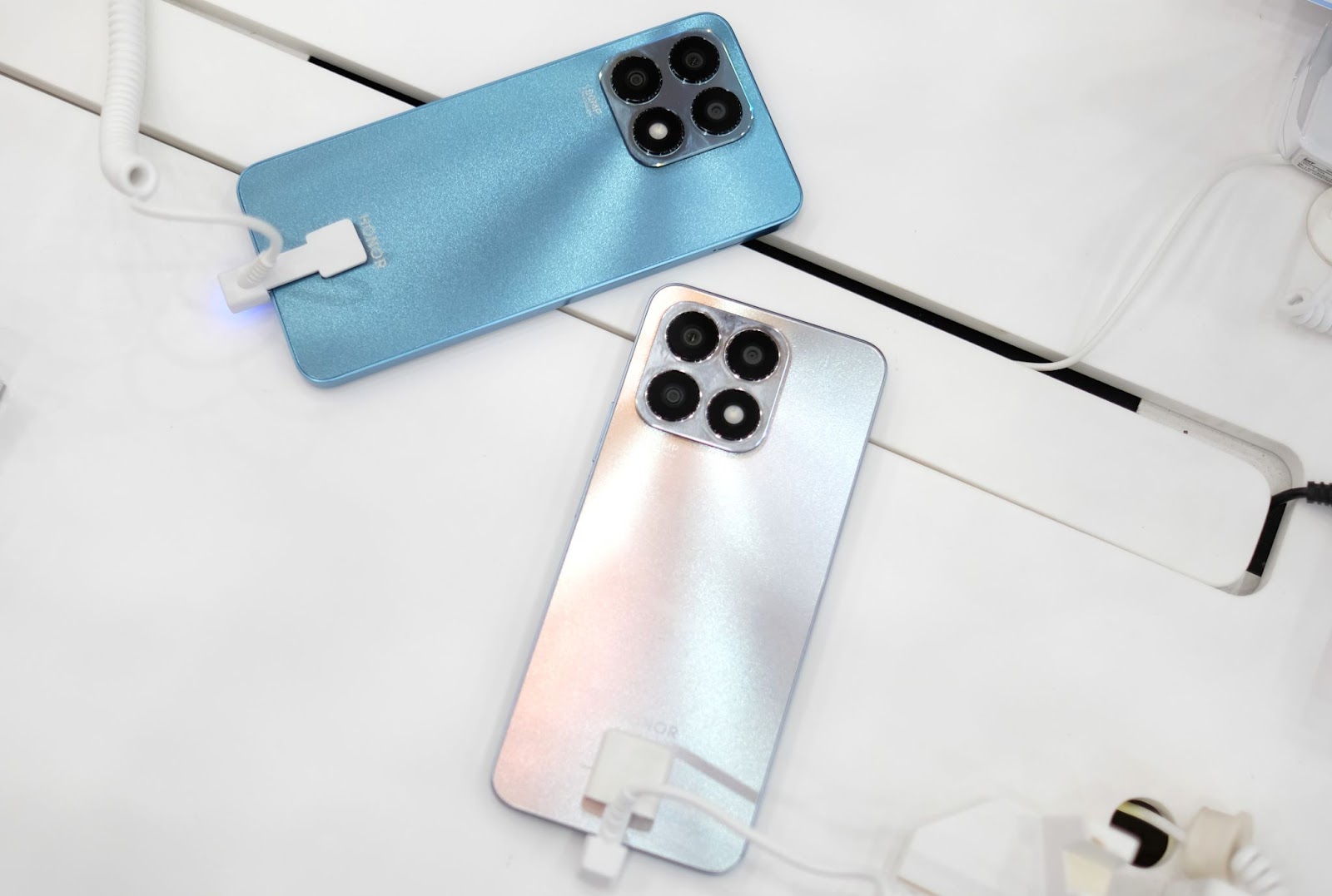 HONOR quay lại thị trường Việt Nam với mẫu smartphone gi&aacute; rẻ, cấu h&igrave;nh tốt, cam 100 MP nhưng d&ugrave;ng hệ điều h&agrave;nh cũ - Ảnh 3.