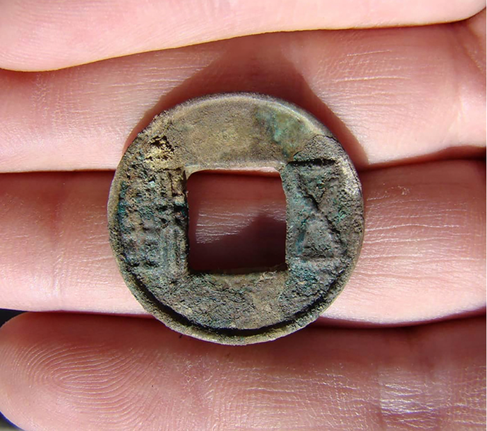 Khai quật mộ cổ gần 2.200 năm tuổi, chuyên gia bất ngờ tìm thấy điện thoại iPhone - Ảnh 2. Khai quật mộ cổ gần 2.200 năm tuổi, chuyên gia bất ngờ tìm thấy điện thoại iPhone - Ảnh 2.