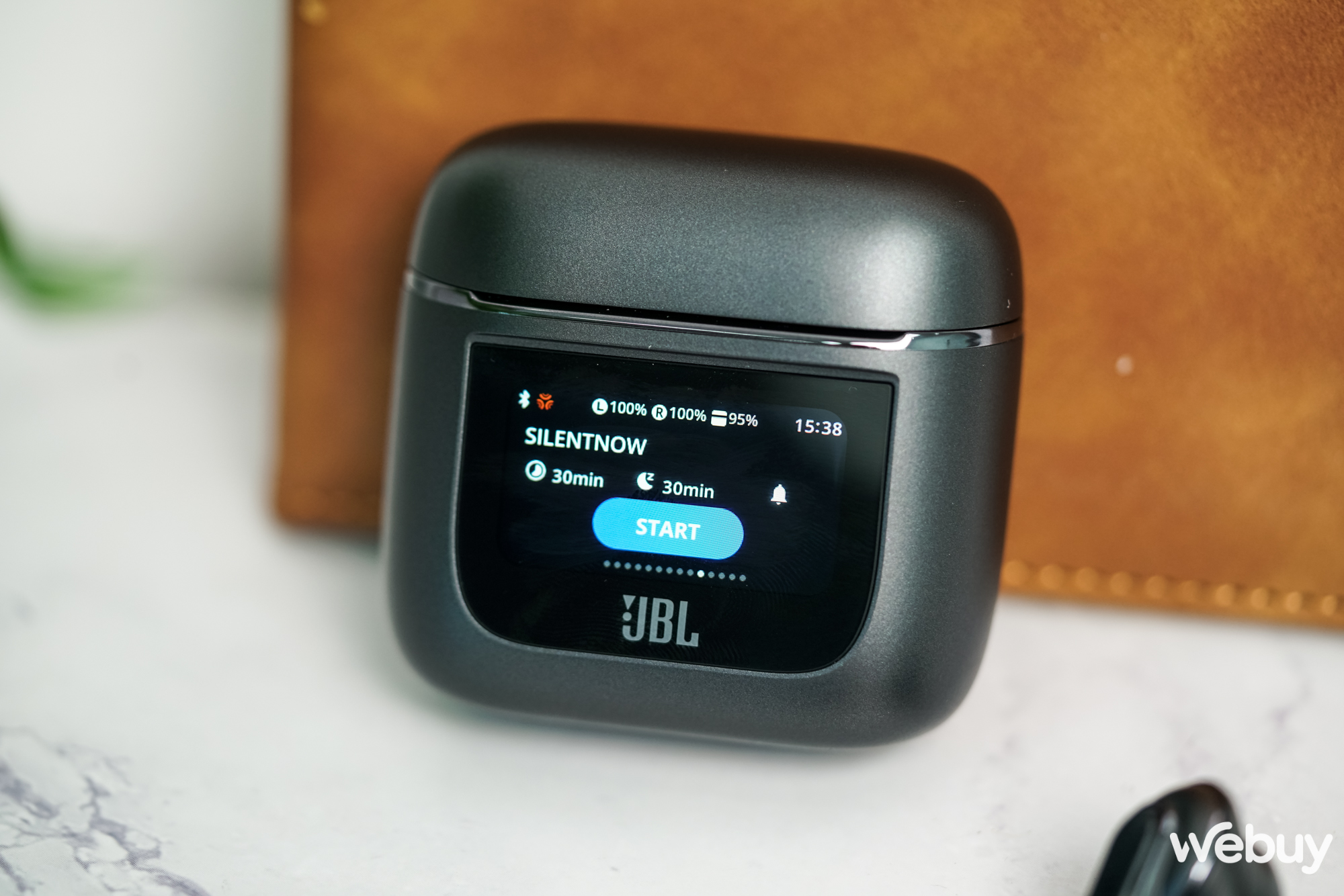 Đây là cặp tai nghe True Wireless với màn hình đầu tiên trên Thế giới - Ảnh 13. Đây là cặp tai nghe True Wireless với màn hình đầu tiên trên Thế giới - Ảnh 13.