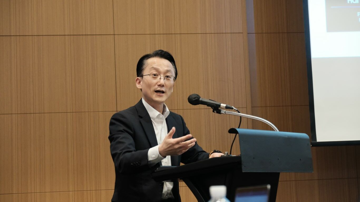 Đối đầu với Apple Vision Pro, Samsung có hồi sinh sản phẩm đã bị khai tử này? - Ảnh 2. Đối đầu với Apple Vision Pro, Samsung có hồi sinh sản phẩm đã bị khai tử này? - Ảnh 2.