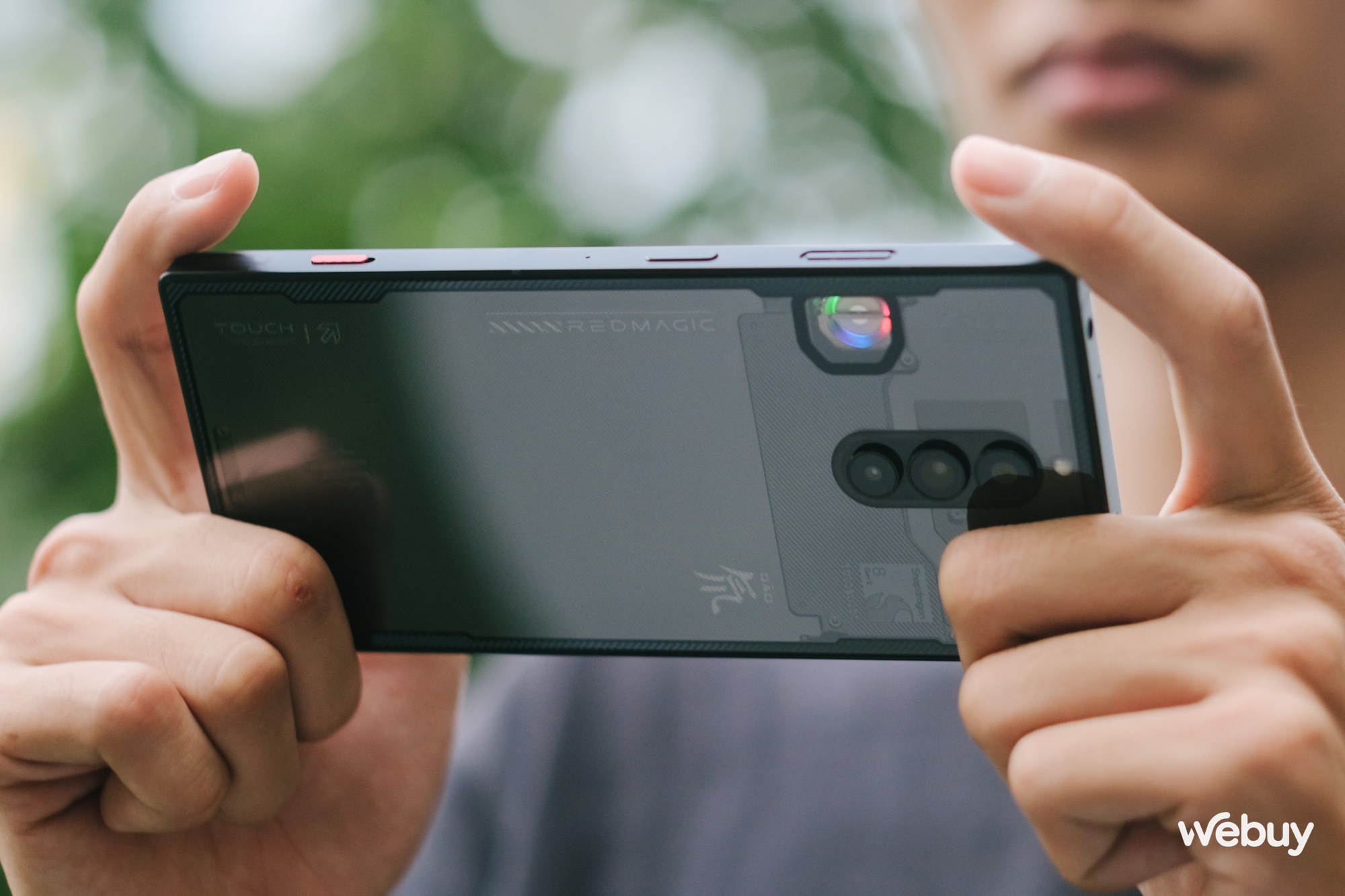 Khi smartphone chơi game có thiết kế đẹp hơn cả iPhone và Samsung - Ảnh 3. Khi smartphone chơi game có thiết kế đẹp hơn cả iPhone và Samsung - Ảnh 3.