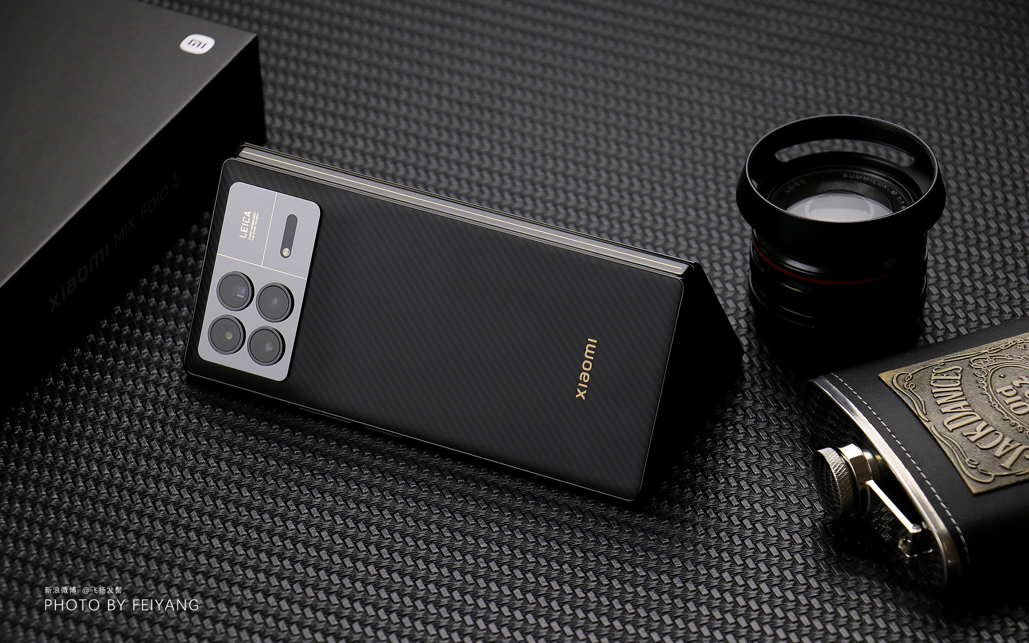 Ảnh thực tế Xiaomi MIX Fold 3 với thiết kế siêu mỏng, bản lề mới, giá dưới 30 triệu đồng - Ảnh 3. Ảnh thực tế Xiaomi MIX Fold 3 với thiết kế siêu mỏng, bản lề mới, giá dưới 30 triệu đồng - Ảnh 3.