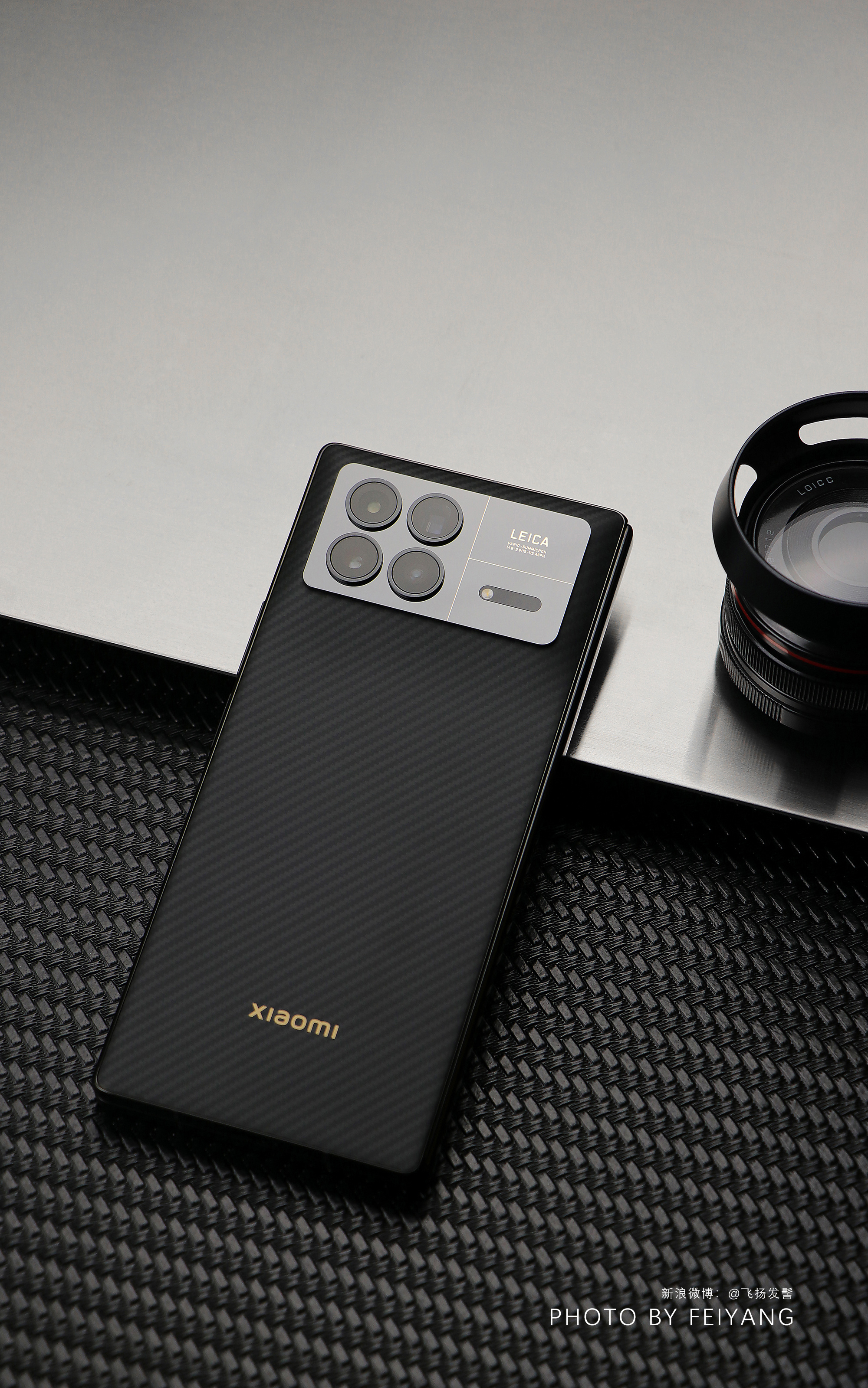 Ảnh thực tế Xiaomi MIX Fold 3 với thiết kế siêu mỏng, bản lề mới, giá dưới 30 triệu đồng - Ảnh 4. Ảnh thực tế Xiaomi MIX Fold 3 với thiết kế siêu mỏng, bản lề mới, giá dưới 30 triệu đồng - Ảnh 4.