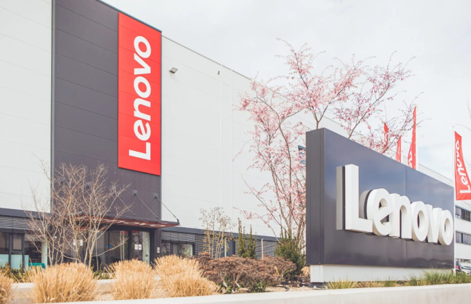 Lenovo tuyên bố: Điện thoại và máy tính AI sẽ ra mắt vào năm tới - Ảnh 1. Lenovo tuyên bố: Điện thoại và máy tính AI sẽ ra mắt vào năm tới - Ảnh 1.