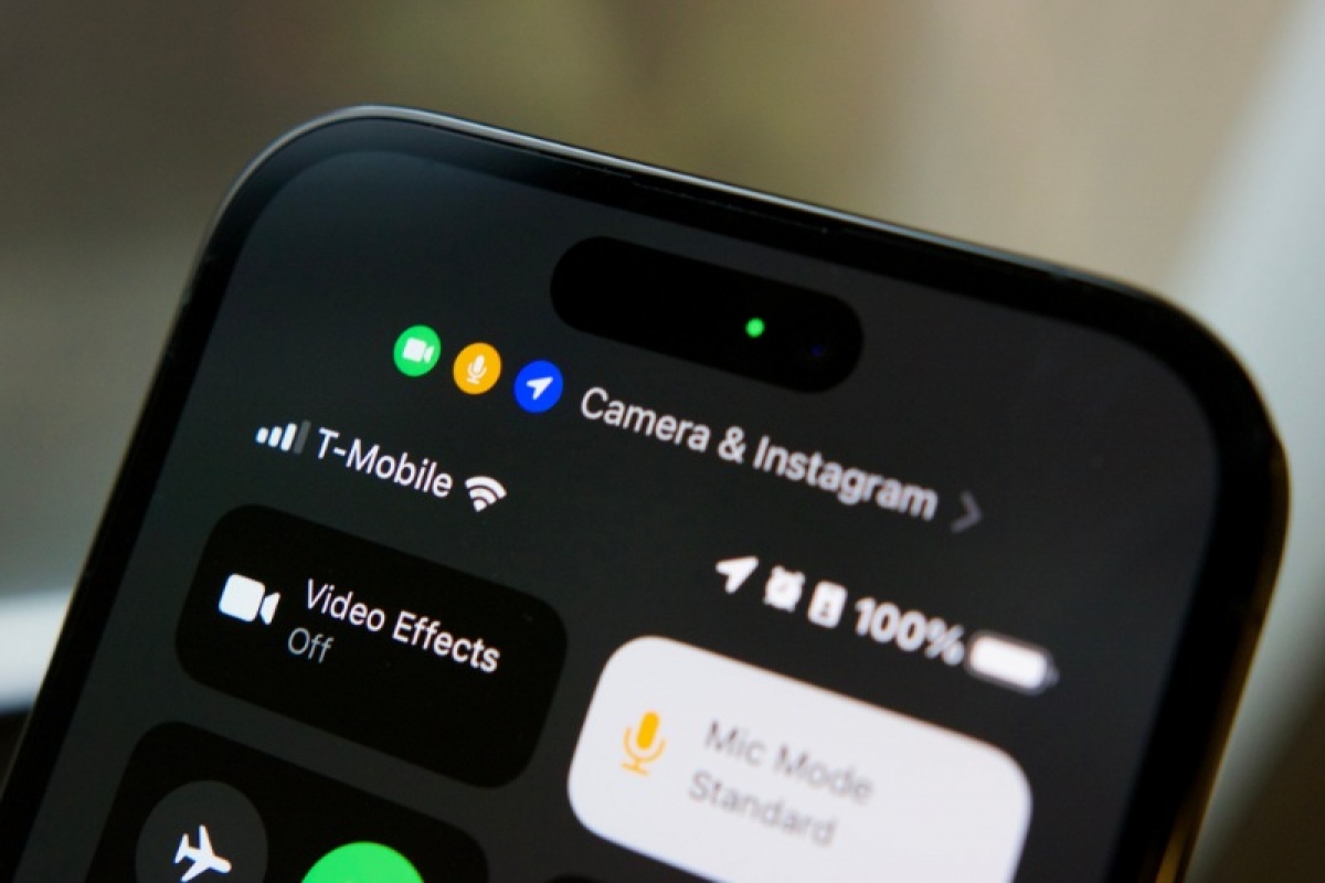 V&igrave; sao iPhone xuất hiện dấu chấm xanh v&agrave; cam? - Ảnh 1.