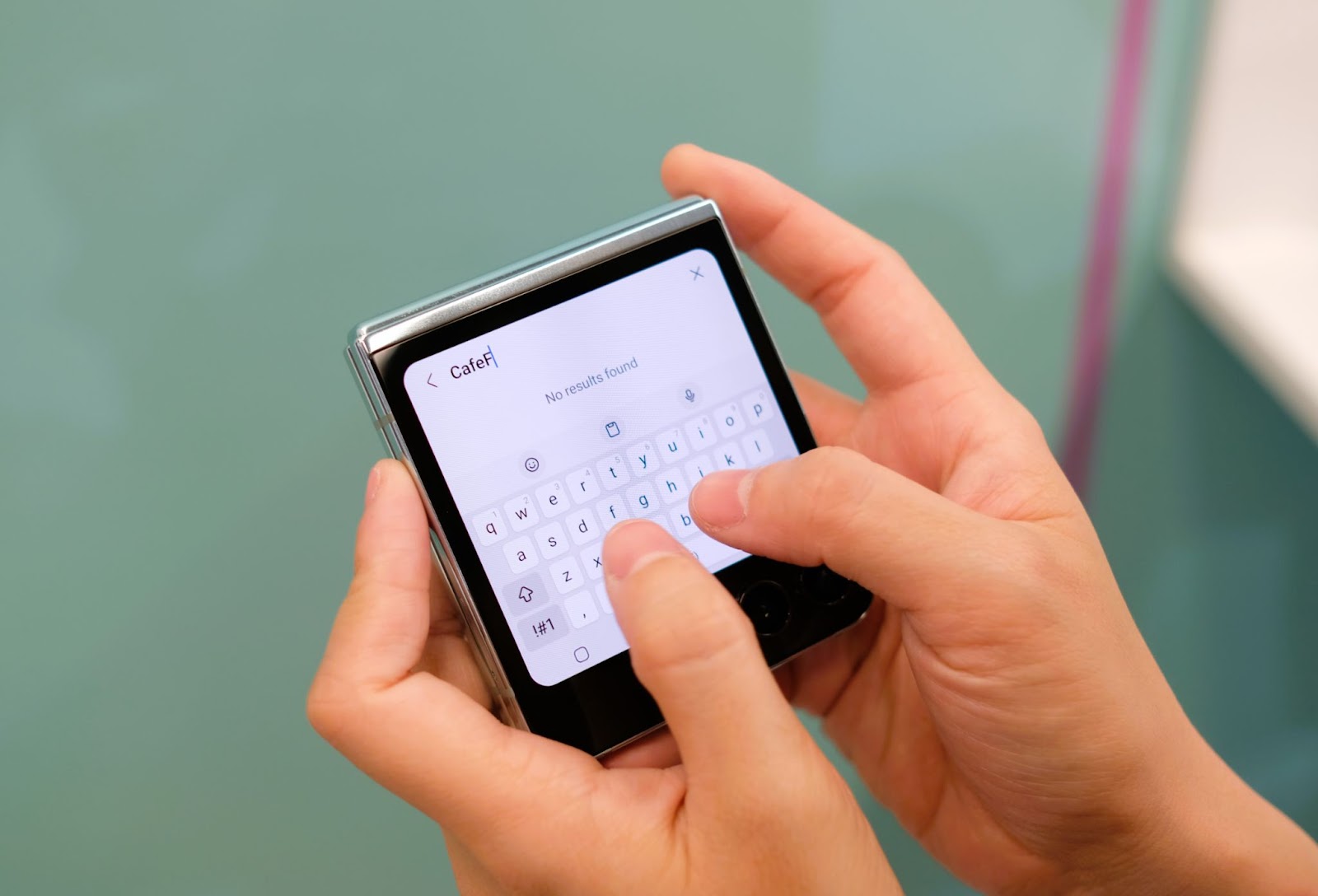 Đ&aacute;nh gi&aacute; chi tiết Galaxy Z Flip5: Smartphone 'vỏ s&ograve;' đ&aacute;ng mua nhất hiện nay - Ảnh 5.