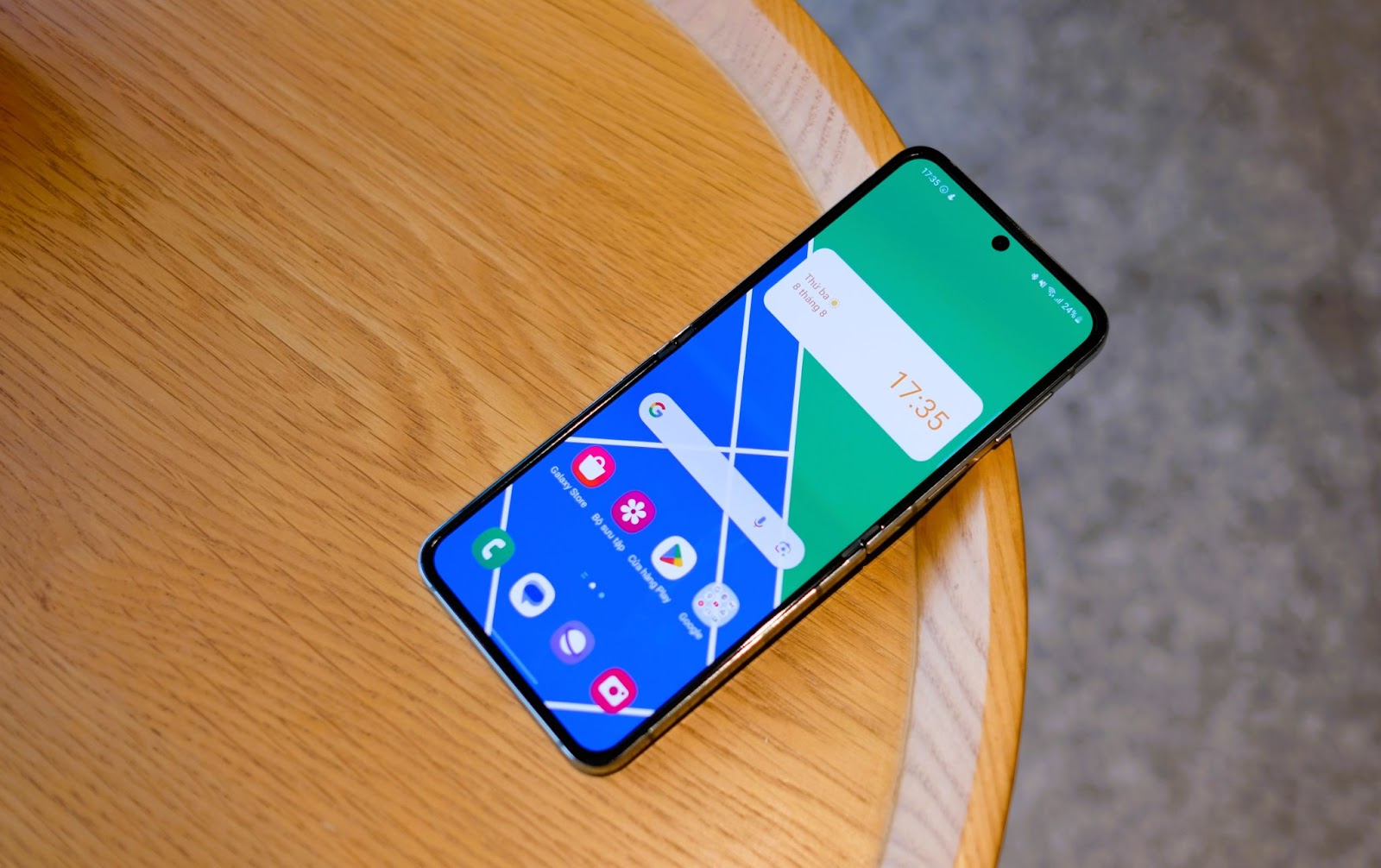 Đ&aacute;nh gi&aacute; chi tiết Galaxy Z Flip5: Smartphone 'vỏ s&ograve;' đ&aacute;ng mua nhất hiện nay - Ảnh 6.