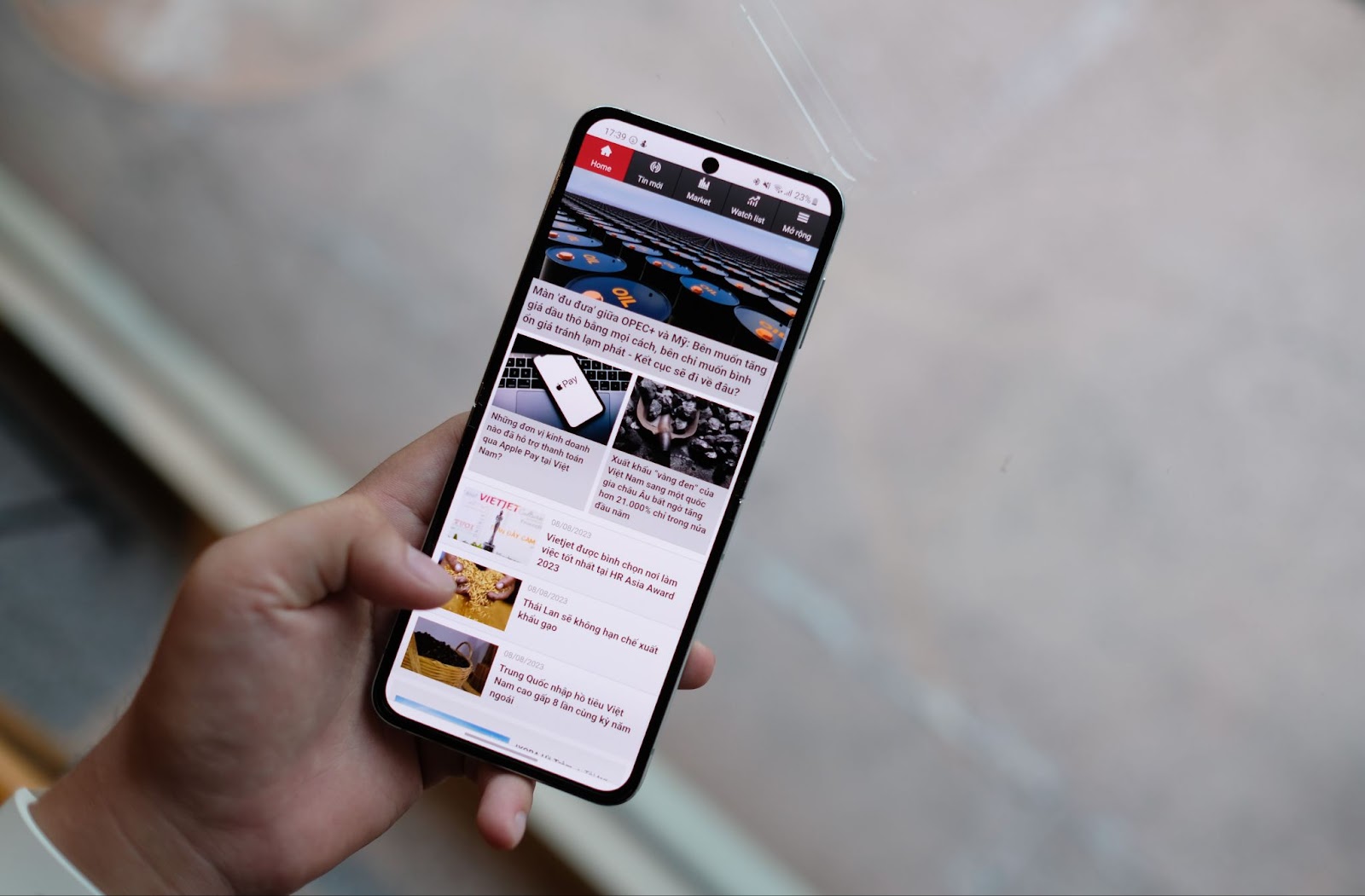 Đ&aacute;nh gi&aacute; chi tiết Galaxy Z Flip5: Smartphone 'vỏ s&ograve;' đ&aacute;ng mua nhất hiện nay - Ảnh 12.