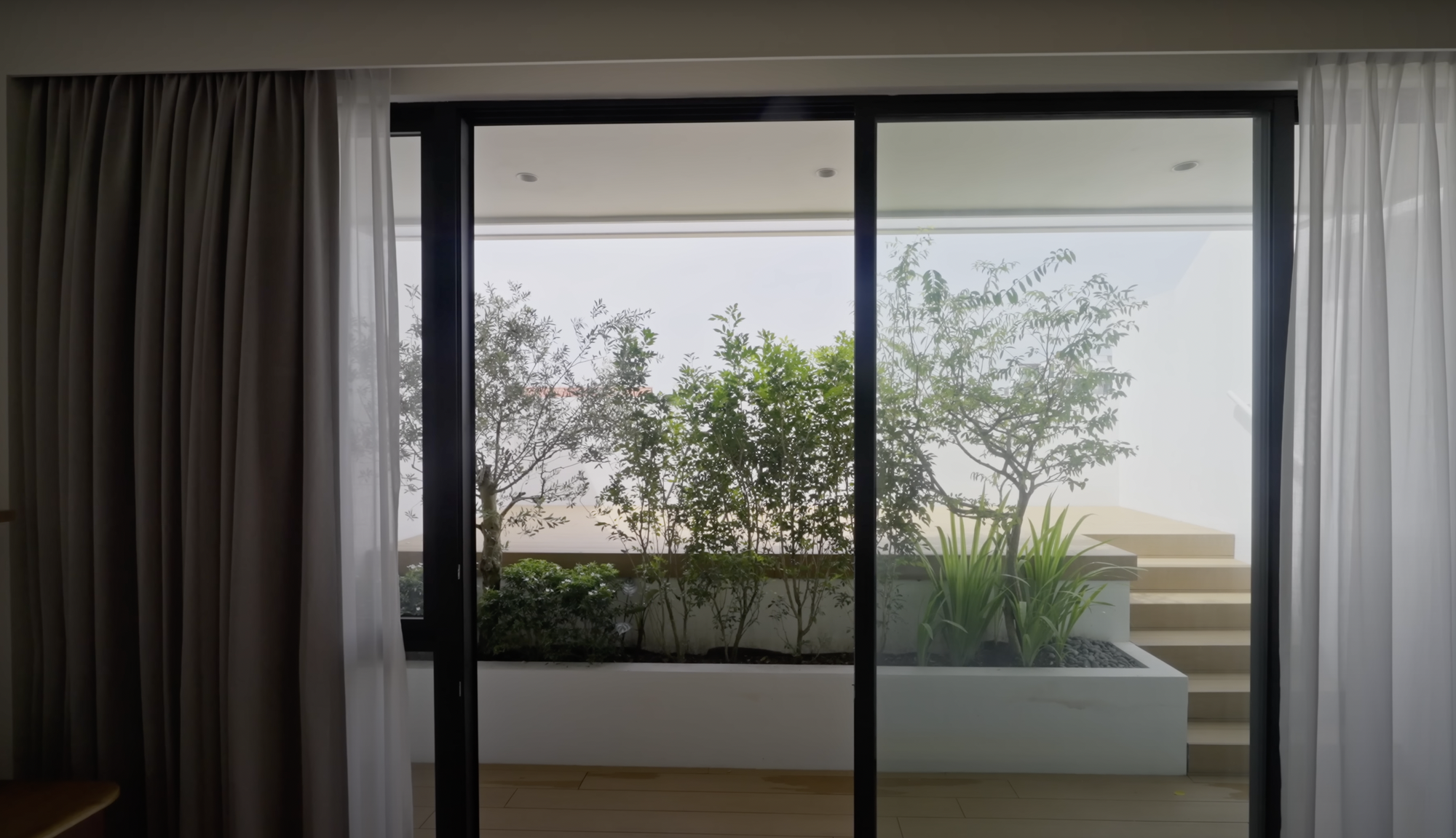 Vợ chồng cải tạo lại toàn bộ dù nhà 3 tầng còn mới, đi đến đâu cũng có cây xanh - Ảnh 11. Vợ chồng cải tạo lại toàn bộ dù nhà 3 tầng còn mới, đi đến đâu cũng có cây xanh - Ảnh 11.