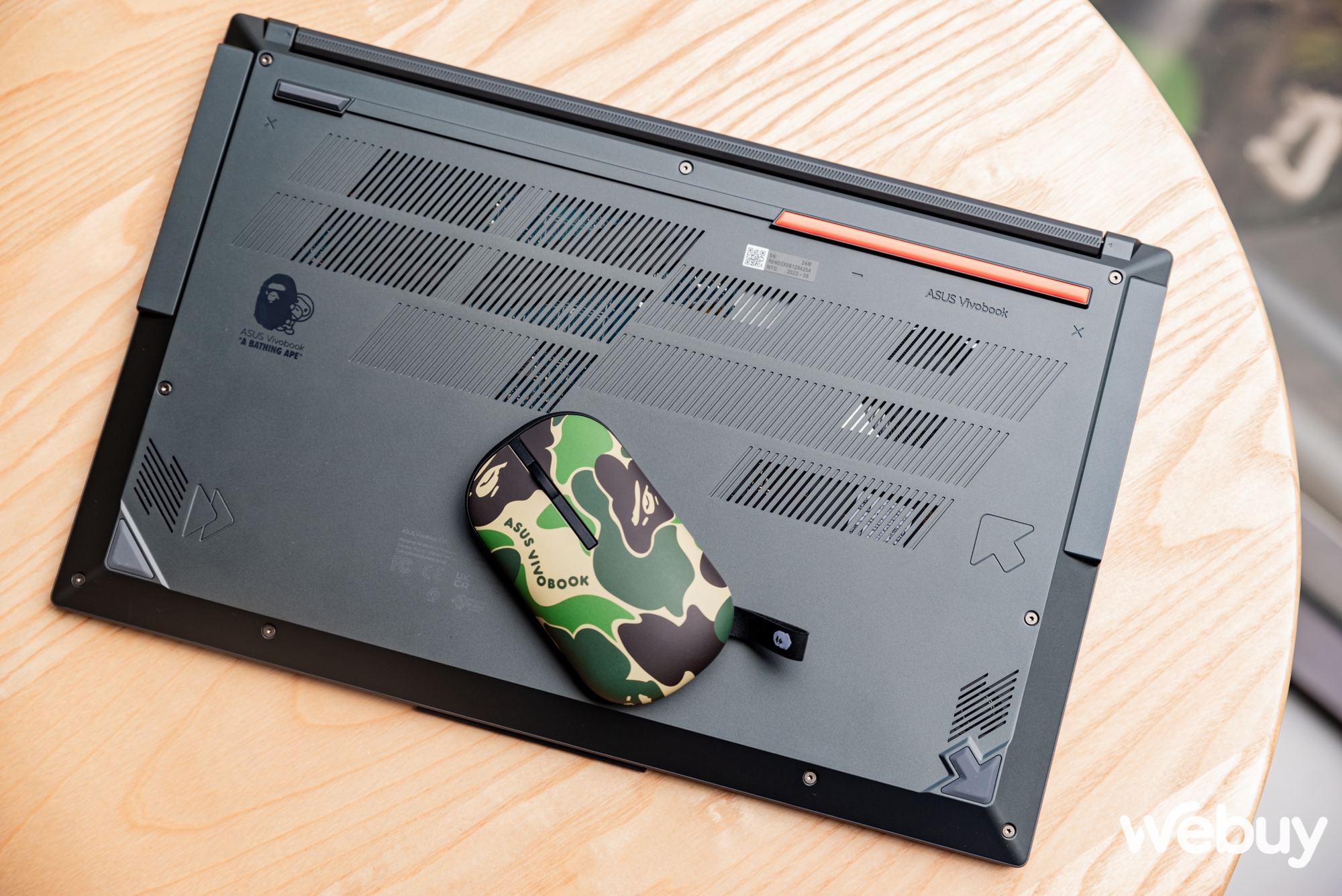 Trên tay ASUS Vivobook S BAPE Edition: Đã đến lúc laptop cũng hợp tác với thời trang? - Ảnh 7. Trên tay ASUS Vivobook S BAPE Edition: Đã đến lúc laptop cũng hợp tác với thời trang? - Ảnh 7.