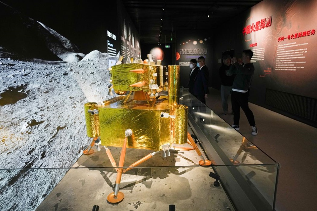 Cuộc đua tìm nước trên mặt trăng - Ảnh 3. Cuộc đua tìm nước trên mặt trăng - Ảnh 3.