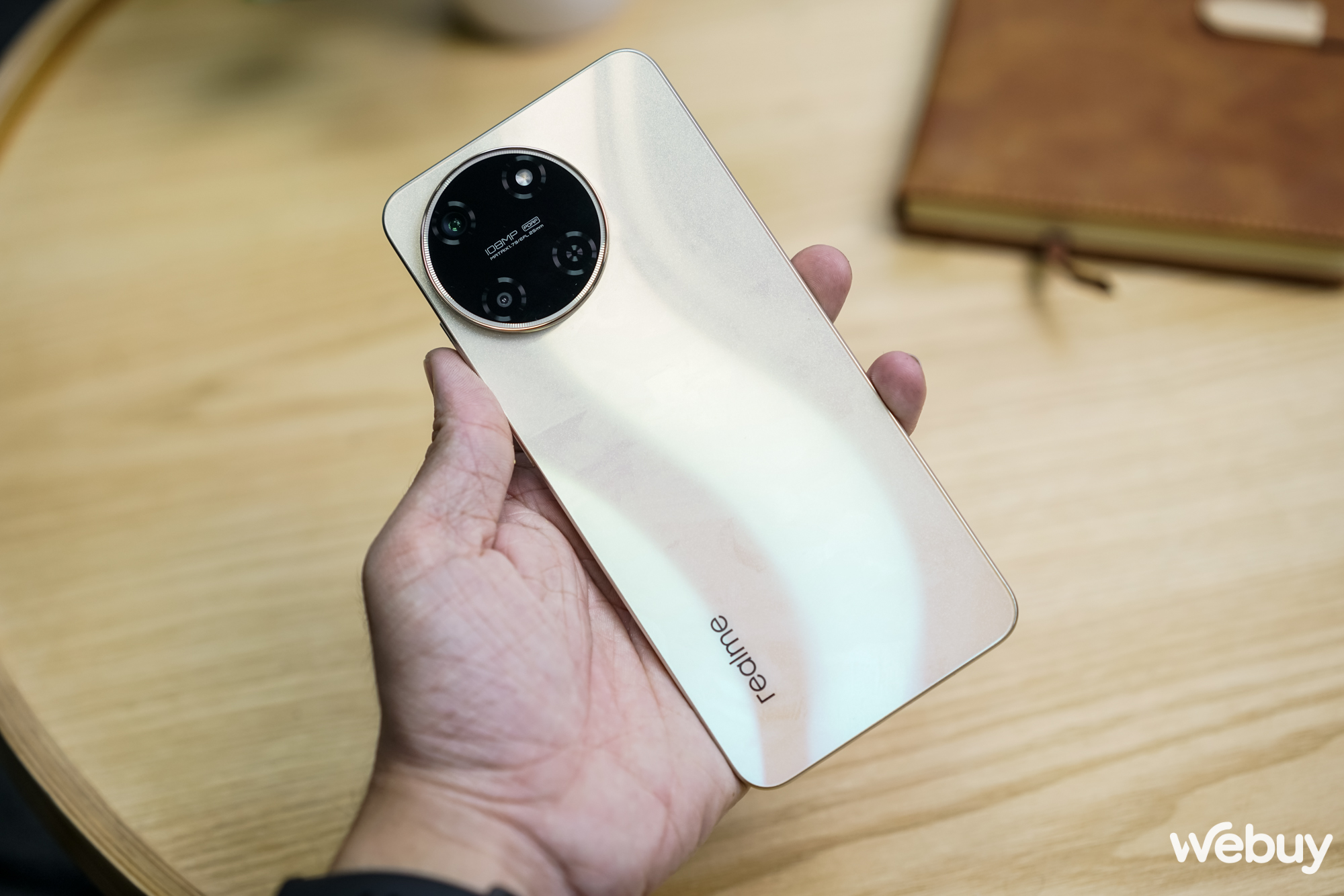 Đánh giá realme 11: Chiếc smartphone mang tính 'đòn bẩy'? - Ảnh 2. Đánh giá realme 11: Chiếc smartphone mang tính 'đòn bẩy'? - Ảnh 2.