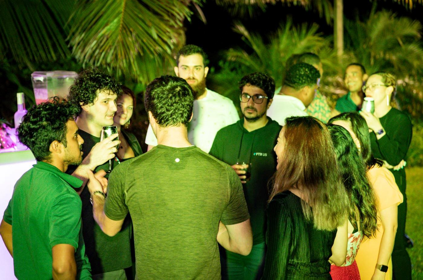 Nh&igrave;n lại đế chế của &lsquo;Sam xoăn&rsquo; trước thảm họa: CEO ti&ecirc;u hoang kh&ocirc;ng tưởng, cả ng&agrave;y chỉ lo tiệc t&ugrave;ng, gặp người nổi tiếng - Ảnh 1.