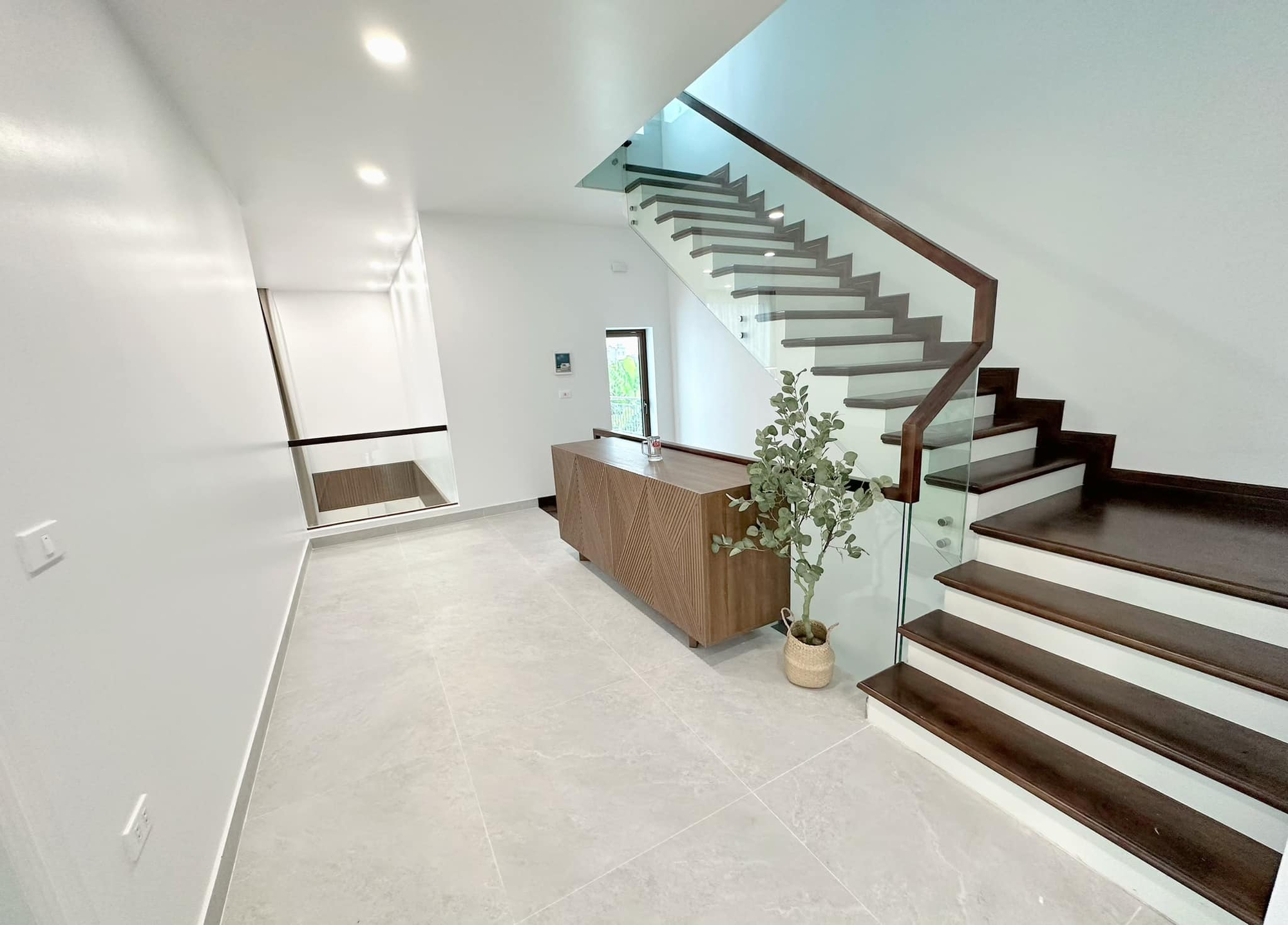 Từng gặp biến cố khiến bố mẹ trả nợ thay, 11 năm sau cô gái Nam Định báo hiếu bằng căn nhà 7 tỷ - Ảnh 10. Từng gặp biến cố khiến bố mẹ trả nợ thay, 11 năm sau cô gái Nam Định báo hiếu bằng căn nhà 7 tỷ - Ảnh 10.