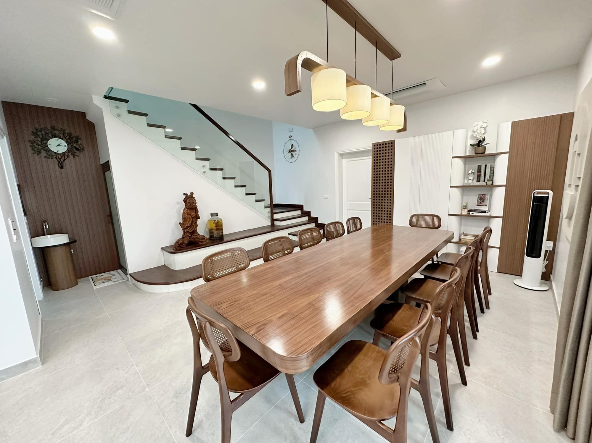 Từng gặp biến cố khiến bố mẹ trả nợ thay, 11 năm sau cô gái Nam Định báo hiếu bằng căn nhà 7 tỷ - Ảnh 7. Từng gặp biến cố khiến bố mẹ trả nợ thay, 11 năm sau cô gái Nam Định báo hiếu bằng căn nhà 7 tỷ - Ảnh 7.