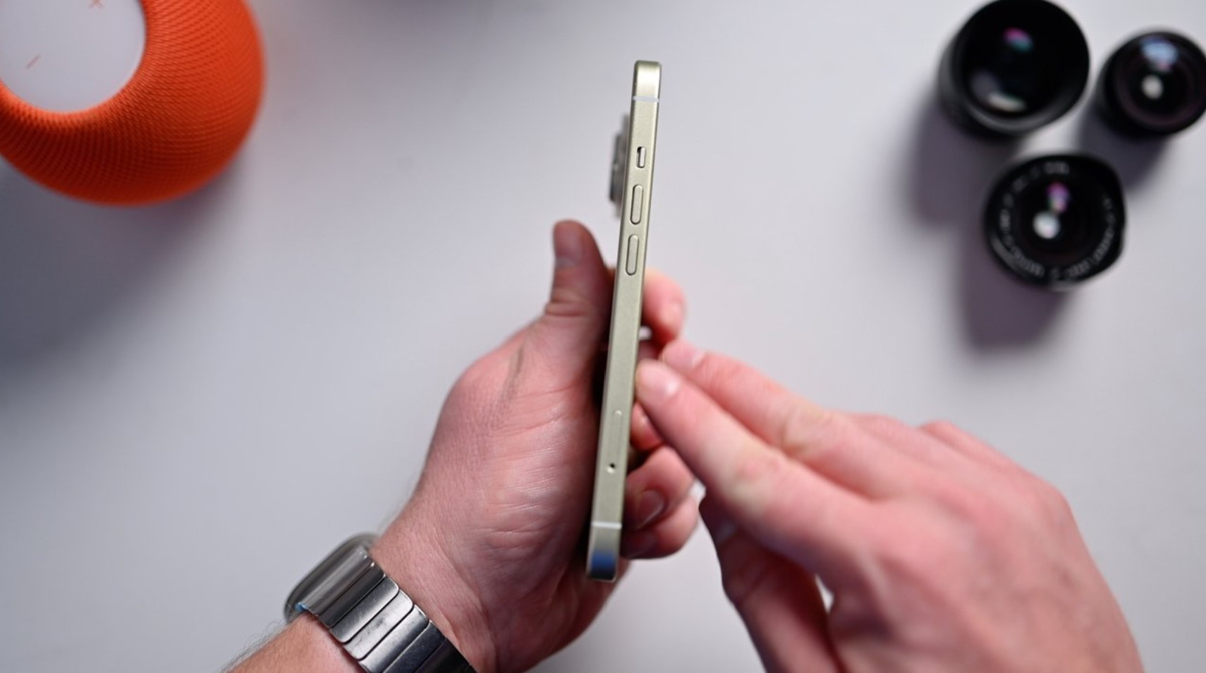 Đây chính là thiết kế ngoài đời thực của toàn bộ iPhone 15 series - Ảnh 4. Đây chính là thiết kế ngoài đời thực của toàn bộ iPhone 15 series - Ảnh 4.