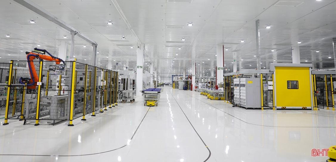 Trong chiến lược "3 ch&acirc;n kiềng" của Vingroup, Pin xe điện Vinfast đang được sản xuất như thế n&agrave;o? - Ảnh 1.