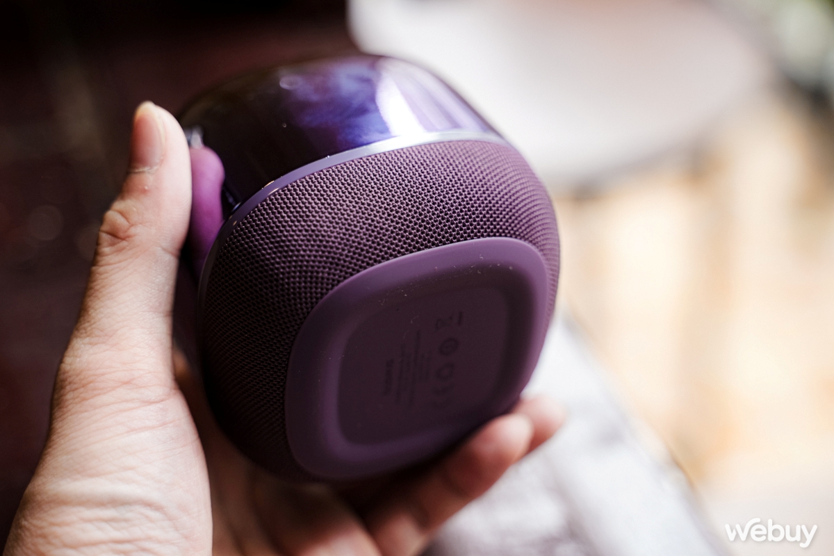 Loa mini Baseus Aequr V2 giá chỉ 569.000đ mà thiết kế đẹp lạ, nghe nhạc hay, pin 30 tiếng - Ảnh 6. Loa mini Baseus Aequr V2 giá chỉ 569.000đ mà thiết kế đẹp lạ, nghe nhạc hay, pin 30 tiếng - Ảnh 6.