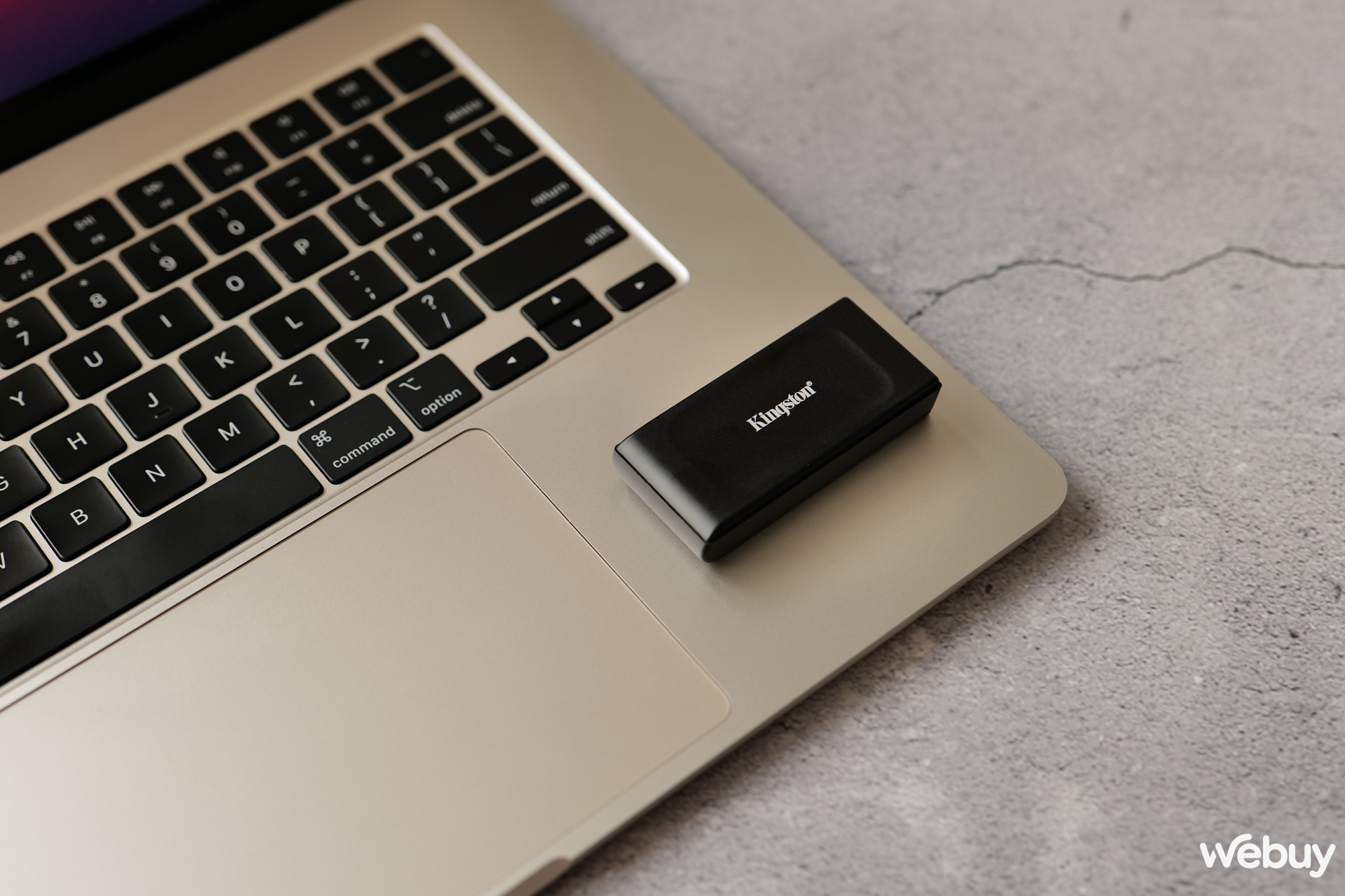 Đánh giá ổ cứng SSD di động Kingston XS1000 2TB: Lưu trữ cả thế giới trong lòng bàn tay - Ảnh 9. Đánh giá ổ cứng SSD di động Kingston XS1000 2TB: Lưu trữ cả thế giới trong lòng bàn tay - Ảnh 9.