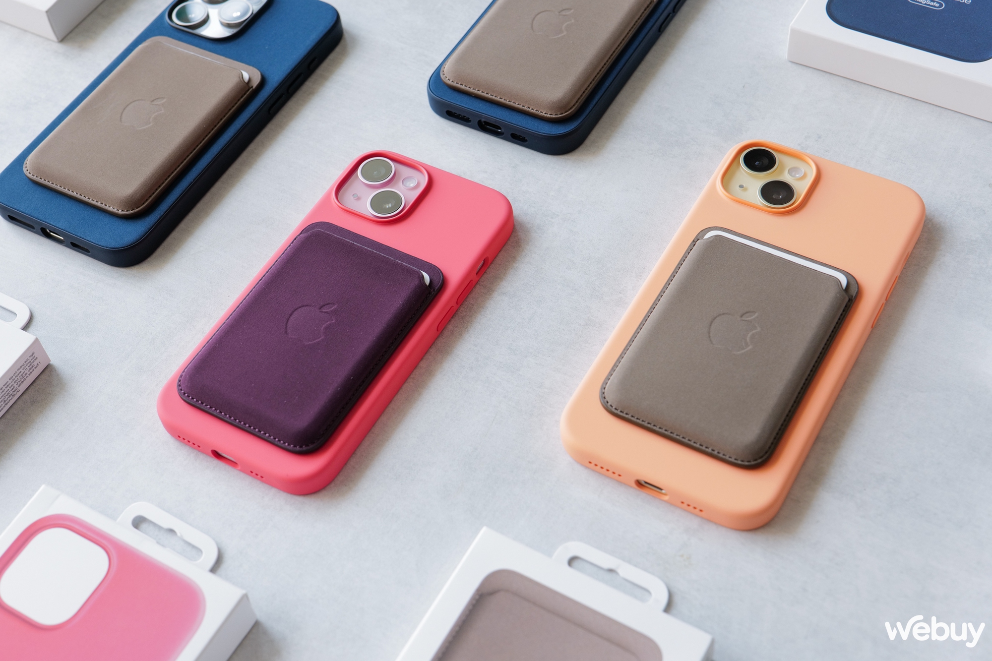 Trải nghiệm nhanh ốp lưng và ví MagSafe FineWoven chính hãng: Cầm nắm khác lạ nhưng độ bền cần được kiểm chứng - Ảnh 11. Trải nghiệm nhanh ốp lưng và ví MagSafe FineWoven chính hãng: Cầm nắm khác lạ nhưng độ bền cần được kiểm chứng - Ảnh 11.