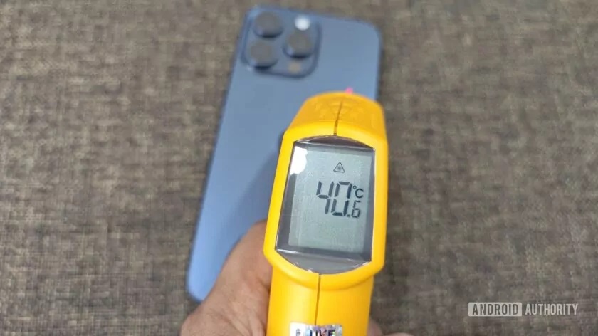 Ai sắp mua iPhone 15 phải đọc ngay: Thử nghiệm mới vạch trần 2 lỗi bất thường trên phiên bản Pro và Pro Max - Ảnh 2. Ai sắp mua iPhone 15 phải đọc ngay: Thử nghiệm mới vạch trần 2 lỗi bất thường trên phiên bản Pro và Pro Max - Ảnh 2.