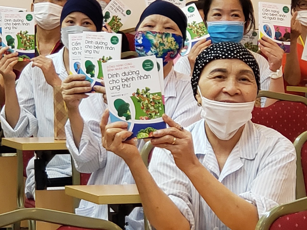 Dự án Hỗ trợ Bệnh nhân Ung thư - nơi mang đến sự đồng hành và hy vọng sống cho những con người cận kề cửa tử - Ảnh 3. Dự án Hỗ trợ Bệnh nhân Ung thư - nơi mang đến sự đồng hành và hy vọng sống cho những con người cận kề cửa tử - Ảnh 3.