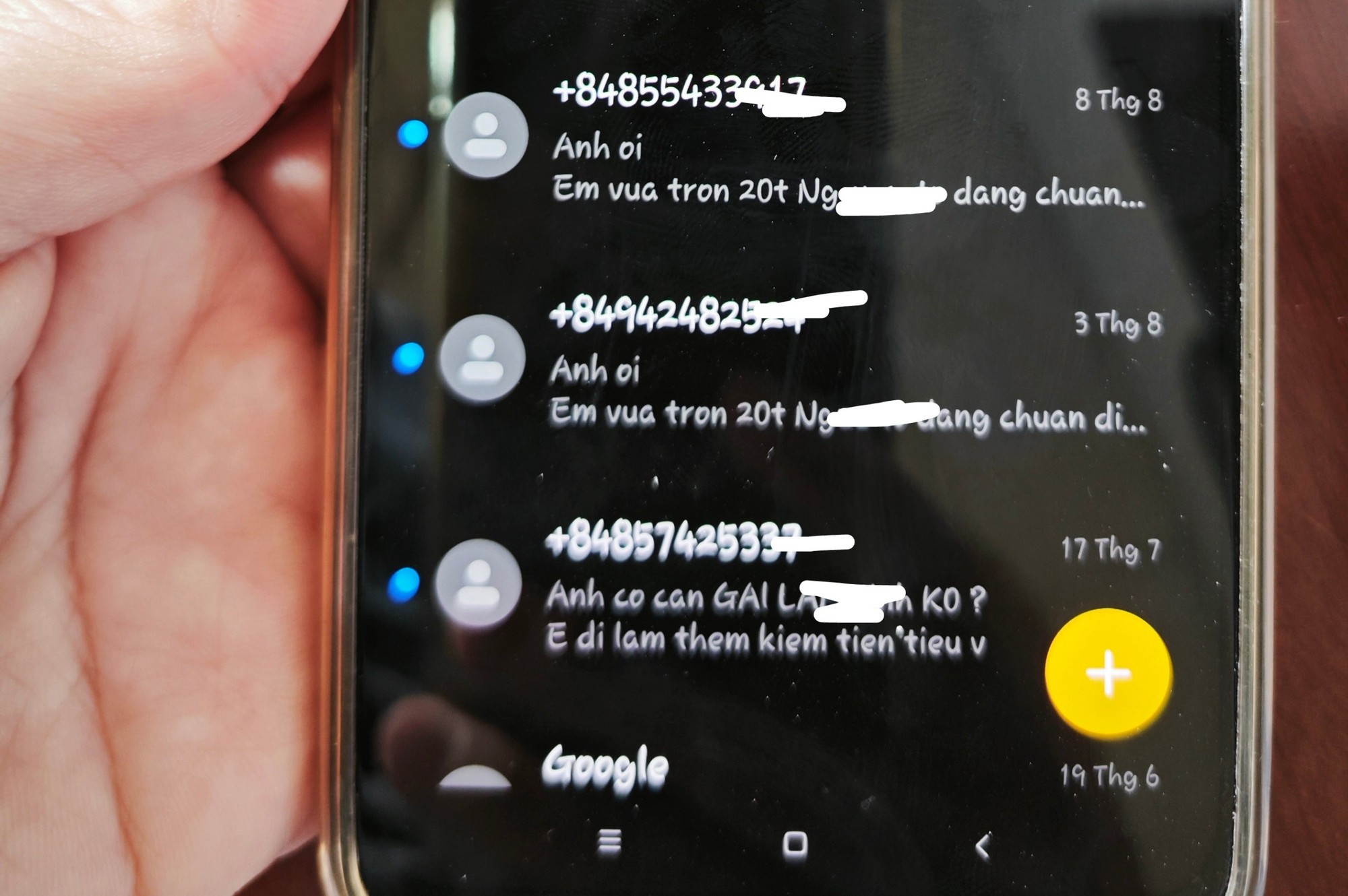 Người dùng ám ảnh vì cuộc gọi rác, tin nhắn lừa đảo, nhà mạng vẫn im lặng - Ảnh 2. Người dùng ám ảnh vì cuộc gọi rác, tin nhắn lừa đảo, nhà mạng vẫn im lặng - Ảnh 2.