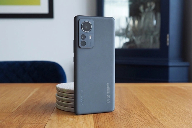 Thương hiệu danh tiếng bỗng ế hàng chỉ vì ra lò quá nhiều mẫu điện thoại: Chọn nhiều "hoa mắt", khách chốt không mua! - Ảnh 1. Thương hiệu danh tiếng bỗng ế hàng chỉ vì ra lò quá nhiều mẫu điện thoại: Chọn nhiều "hoa mắt", khách chốt không mua! - Ảnh 1.