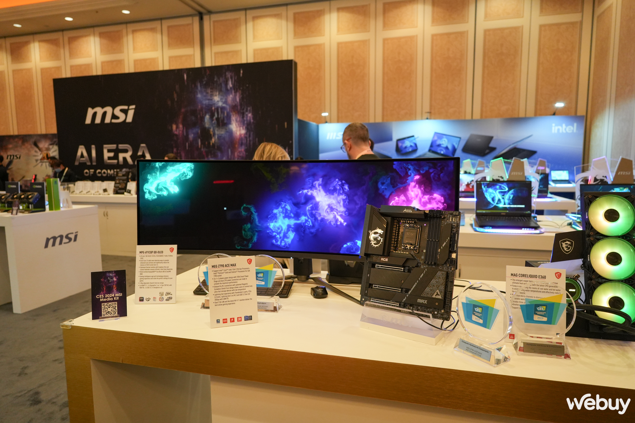 Dạo quanh gian h&agrave;ng MSI tại CES 2024, ph&aacute;t hiện d&ograve;ng sản phẩm thu h&uacute;t kh&ocirc;ng k&eacute;m cạnh m&aacute;y chơi game PC cầm tay MSI Claw- Ảnh 13.