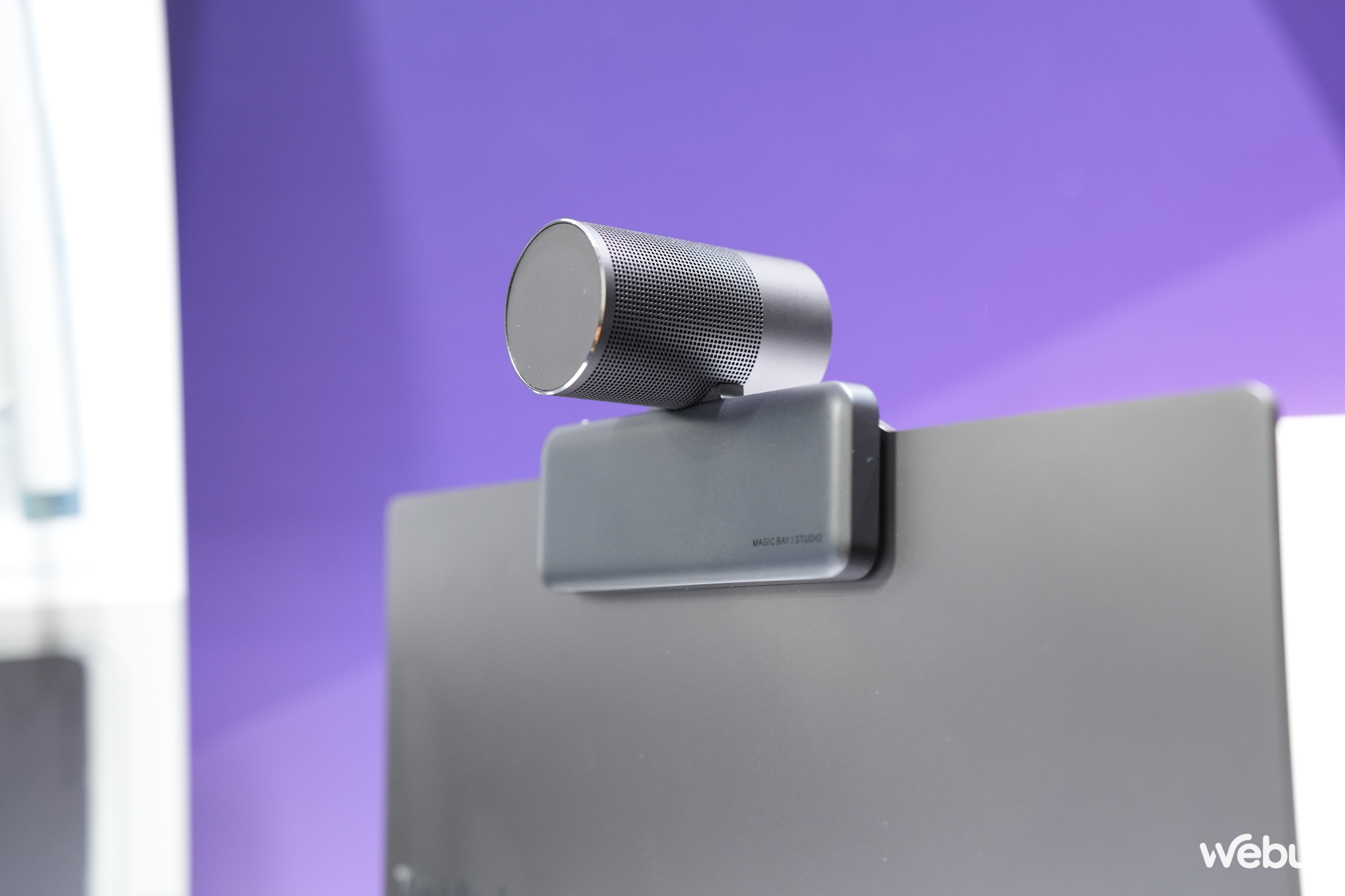 Tr&ecirc;n tay Lenovo Magic Bay: Loạt phụ kiện gắn laptop bằng nam ch&acirc;m, c&oacute; cả m&agrave;n h&igrave;nh phụ 10 inch si&ecirc;u lạ- Ảnh 4.