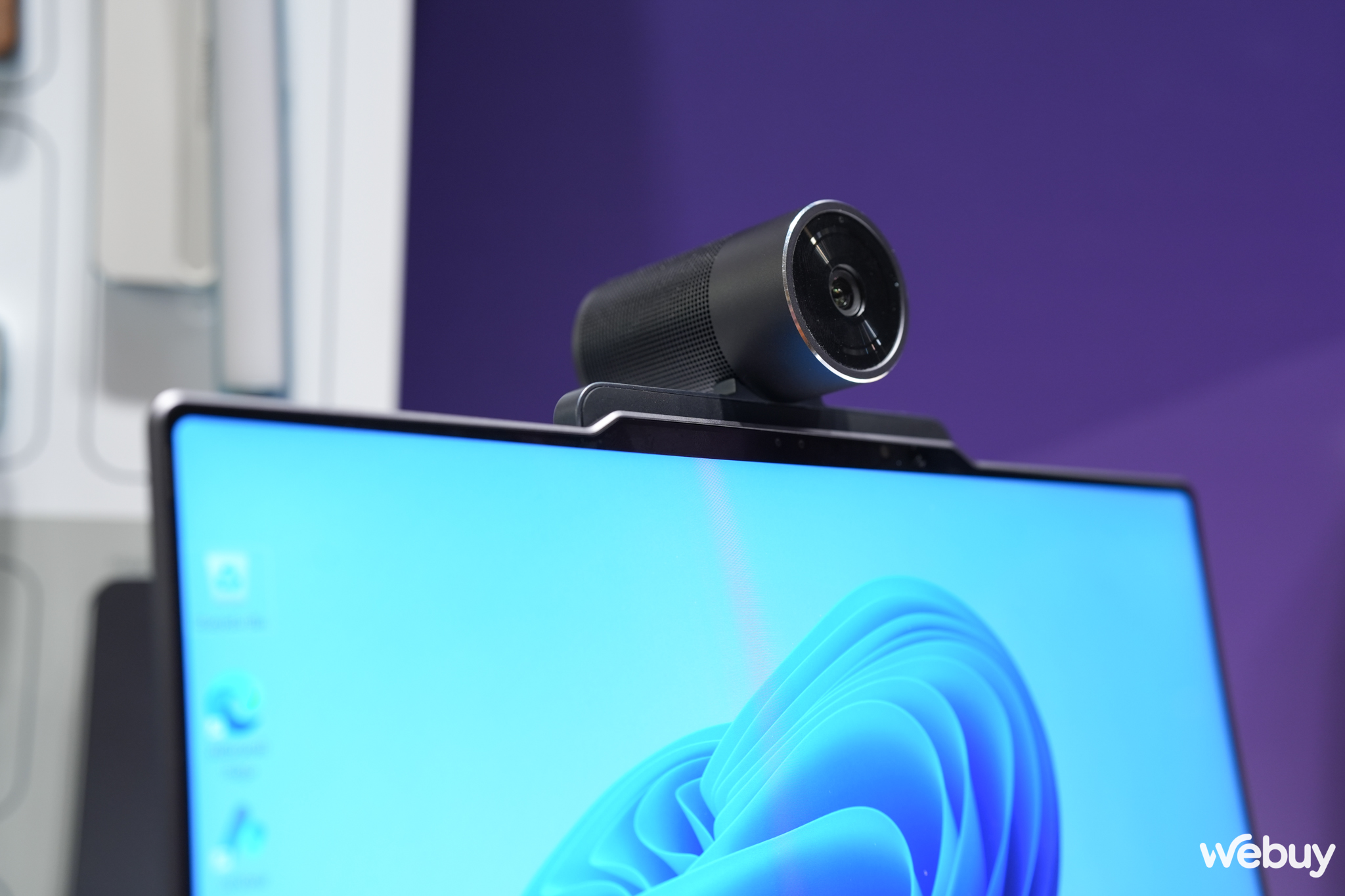 Tr&ecirc;n tay Lenovo Magic Bay: Loạt phụ kiện gắn laptop bằng nam ch&acirc;m, c&oacute; cả m&agrave;n h&igrave;nh phụ 10 inch si&ecirc;u lạ- Ảnh 3.