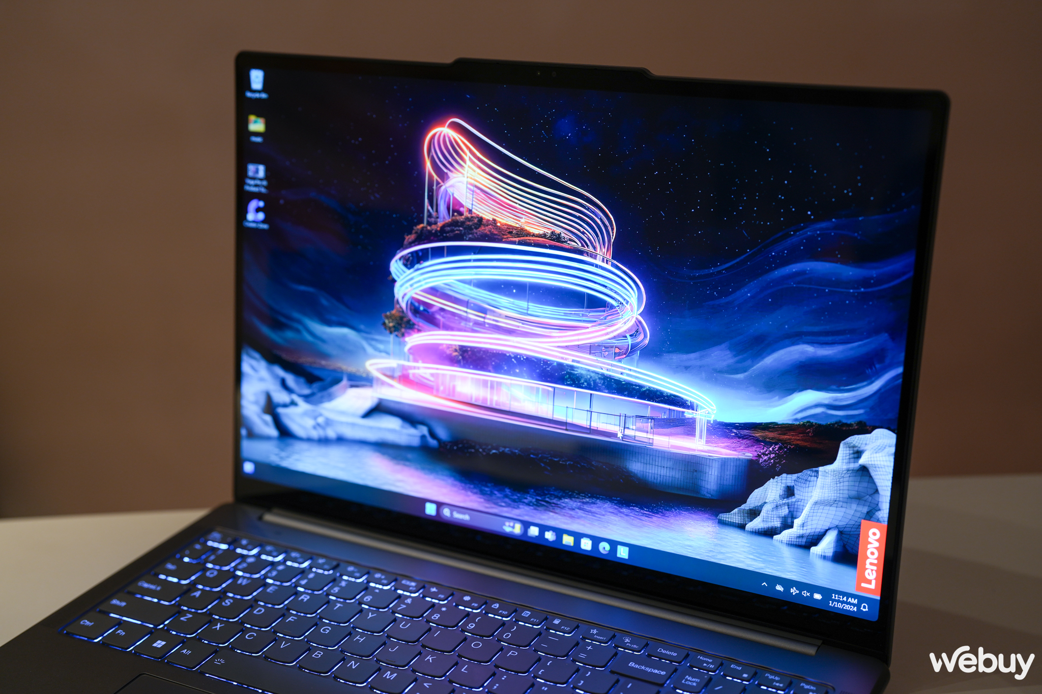 Đ&acirc;y l&agrave; laptop 2 m&agrave;n h&igrave;nh Lenovo Yoga Book 9i: Mở ra h&agrave;ng loạt c&aacute;ch sử dụng độc đ&aacute;o- Ảnh 13.