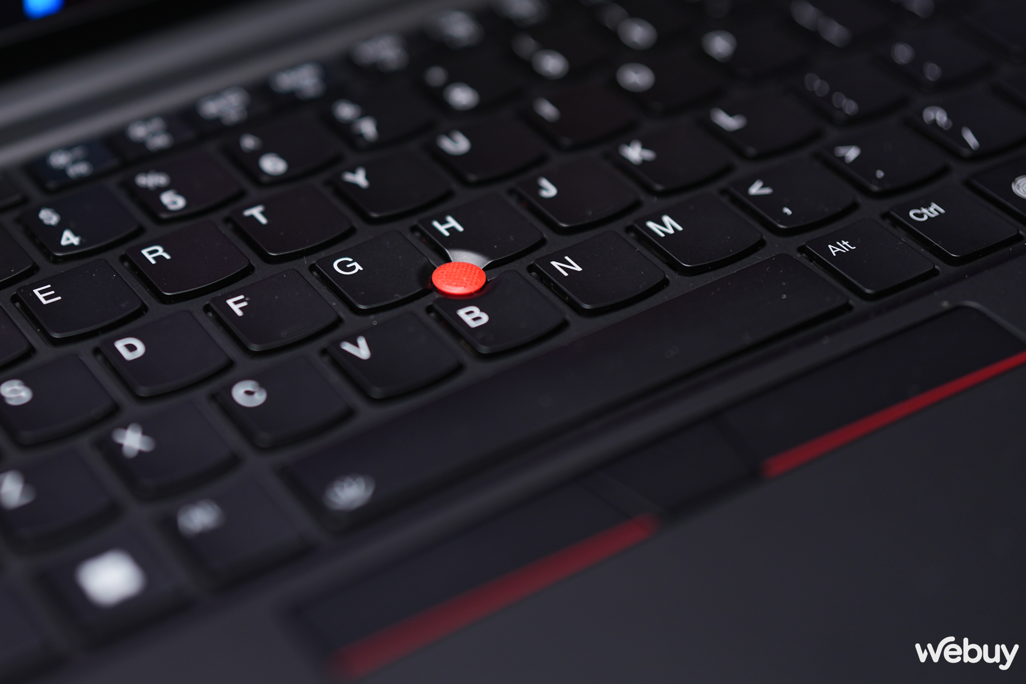 Soi cận cảnh ThinkPad Carbon X1 Gen 12 v&agrave; ThinkPad X1 2-in-1 Gen 9: Bước tiến đột ph&aacute; của Lenovo tại CES 2024- Ảnh 3.