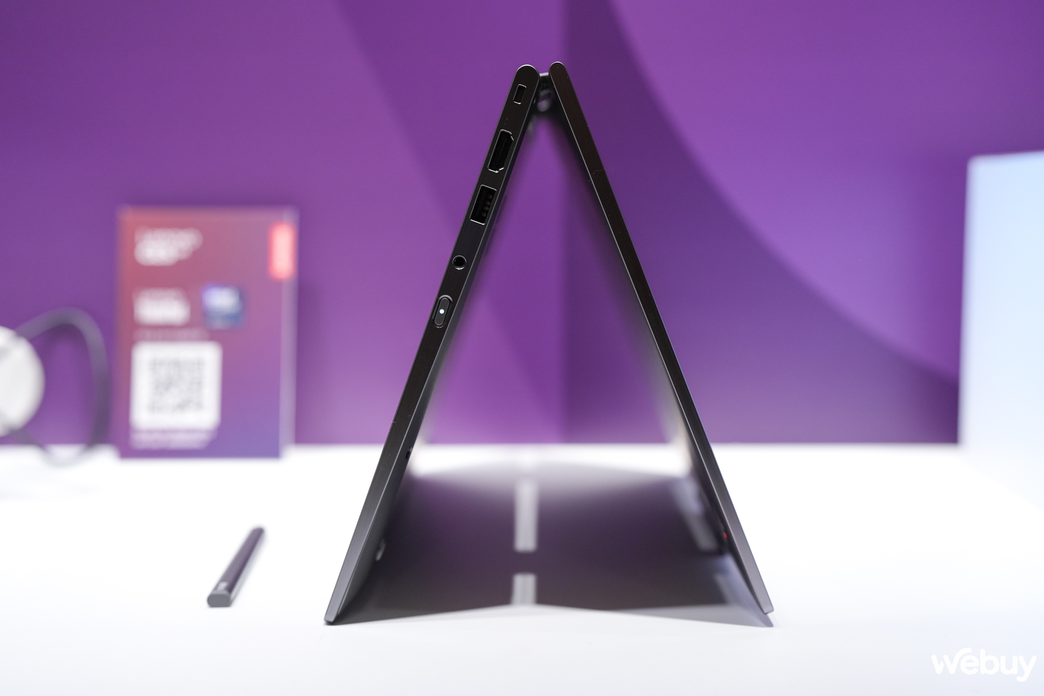 Soi cận cảnh ThinkPad Carbon X1 Gen 12 v&agrave; ThinkPad X1 2-in-1 Gen 9: Bước tiến đột ph&aacute; của Lenovo tại CES 2024- Ảnh 12.