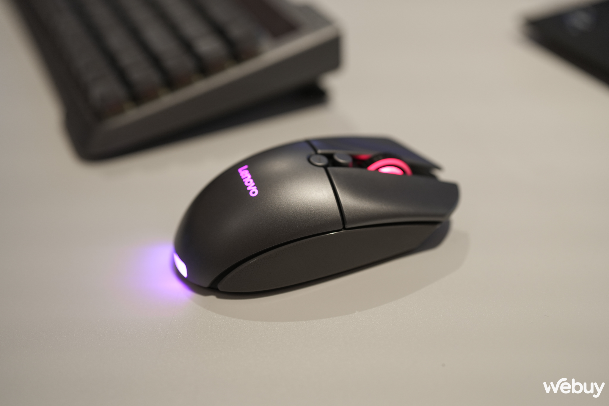 Độc lạ b&agrave;n ph&iacute;m v&agrave; chuột đến từ Lenovo: Muốn c&oacute; pin phải "quay tay"- Ảnh 3.