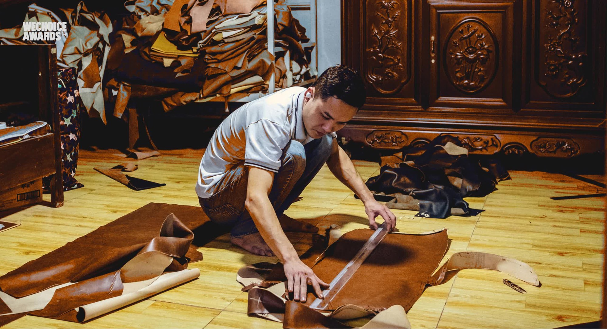 Cuộc phiêu lưu của những anh thợ đánh giày ở Hà Nội: Rời quê lên phố với 100 nghìn, gặp nhau và “tái sinh”- Ảnh 9. Cuộc phiêu lưu của những anh thợ đánh giày ở Hà Nội: Rời quê lên phố với 100 nghìn, gặp nhau và “tái sinh”- Ảnh 9.