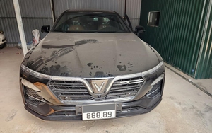 Chủ xe đăng bán VinFast Lux A2.0: Đời 2020 nhưng mới 'thay dầu 1 lần', CĐM thi nhau trả giá đòi mua- Ảnh 7. Bốc được biển tứ quý 8, chủ VinFast Lux A2.0 để phủ bụi gần 1 năm không đi rồi bán giá 1,2 tỷ đồng ngang Camry mới