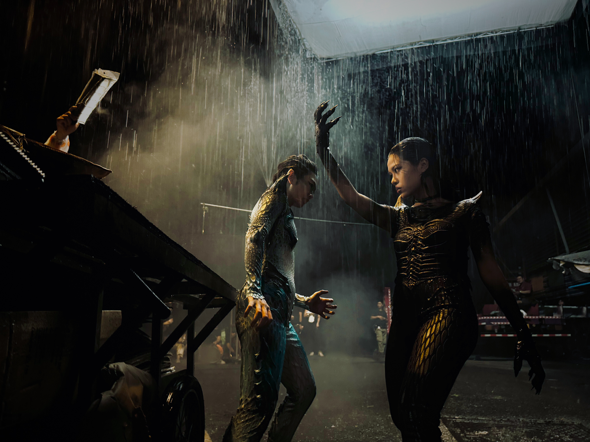 Phỏng vấn đạo diễn MV "Đừng l&agrave;m n&oacute; phức tạp" của tlinh quay bằng iPhone 15 Pro: &Iacute;t phụ kiện v&agrave; n&uacute;t bấm gi&uacute;p ta thoả th&iacute;ch s&aacute;ng tạo hơn- Ảnh 7.