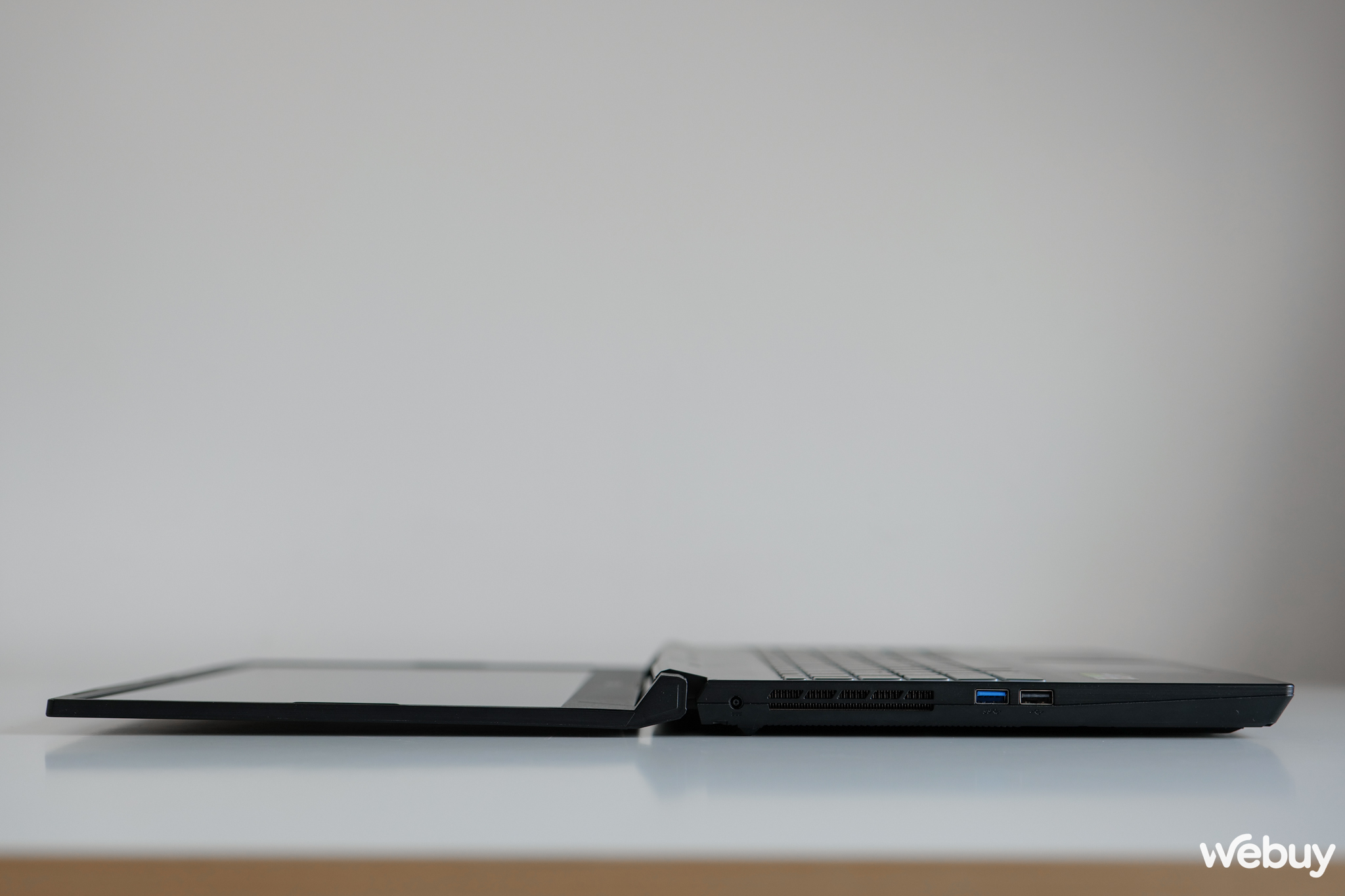 Dùng thử MSI Bravo 15 C7V: Laptop chơi game chạy đua công nghệ với mức giá hợp lý- Ảnh 8. Dùng thử MSI Bravo 15 C7V: Laptop chơi game chạy đua công nghệ với mức giá hợp lý- Ảnh 8.