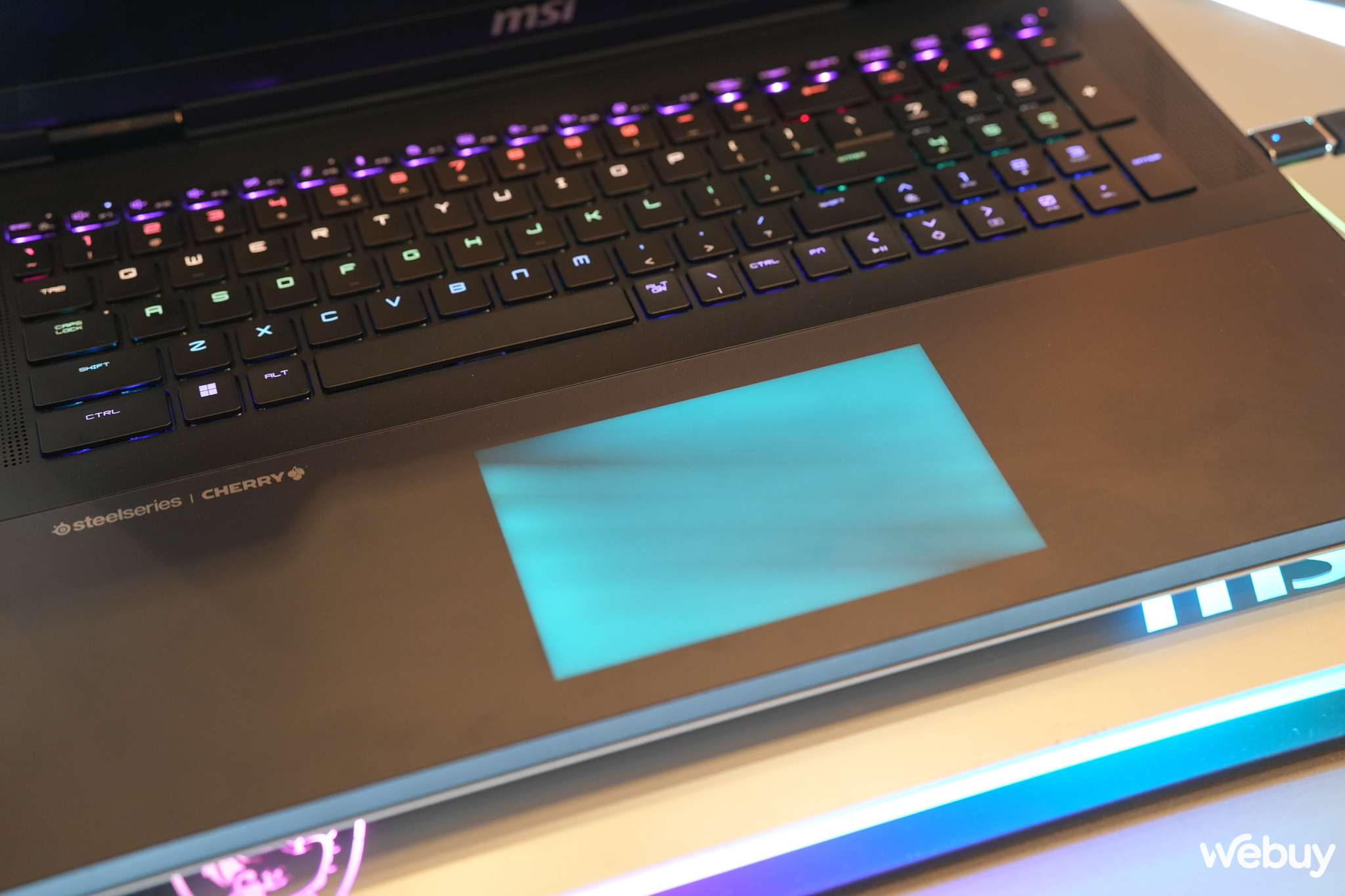 Có giá bán tới 121 triệu đồng, loạt laptop gaming mới của MSI sở hữu cấu hình mạnh cỡ nào mà đắt đến vậy?- Ảnh 5. Có giá bán tới 121 triệu đồng, loạt laptop gaming mới của MSI sở hữu cấu hình mạnh cỡ nào mà đắt đến vậy?- Ảnh 5.