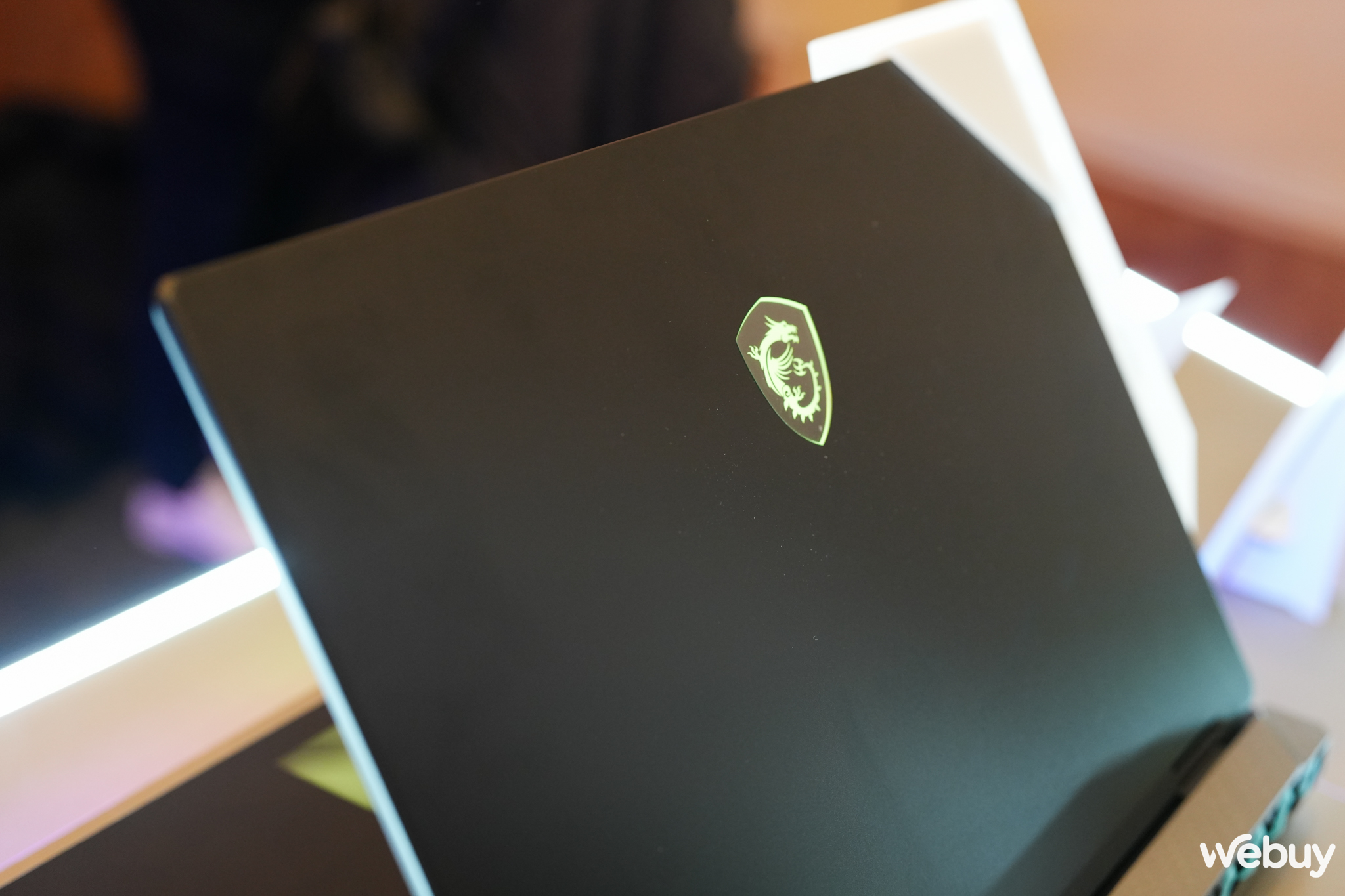 Có giá bán tới 121 triệu đồng, loạt laptop gaming mới của MSI sở hữu cấu hình mạnh cỡ nào mà đắt đến vậy?- Ảnh 6. Có giá bán tới 121 triệu đồng, loạt laptop gaming mới của MSI sở hữu cấu hình mạnh cỡ nào mà đắt đến vậy?- Ảnh 6.