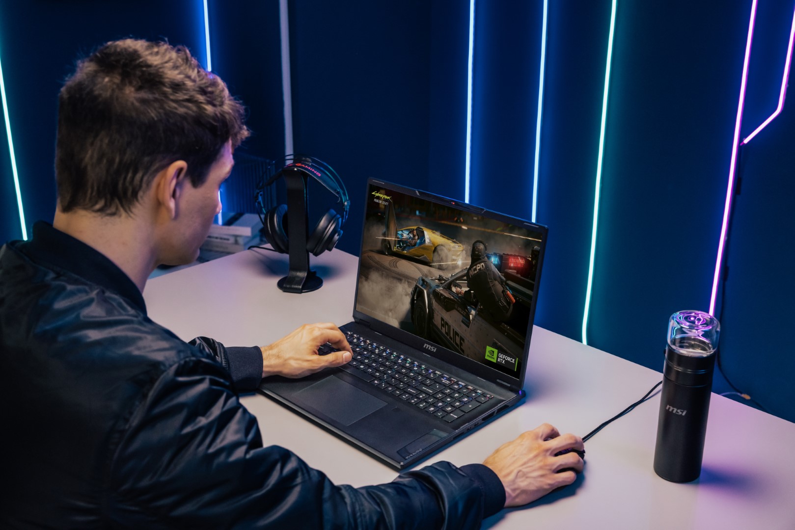 Yếu tố nào đáng cân nhắc khi chọn laptop giải trí hay, làm việc tốt: Cấu hình siêu mạnh, thiết kế ấn tượng hay phải tích hợp AI?- Ảnh 6. Yếu tố nào đáng cân nhắc khi chọn laptop giải trí hay, làm việc tốt: Cấu hình siêu mạnh, thiết kế ấn tượng hay phải tích hợp AI?- Ảnh 6.