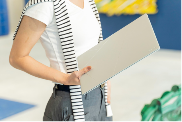 Laptop AI cao cấp cho giới văn phòng: Zenbook S 14 - Copilot+ PC Intel với 120 TOPs- Ảnh 1. Laptop AI cao cấp cho giới văn phòng: Zenbook S 14 - Copilot+ PC Intel với 120 TOPs- Ảnh 1.